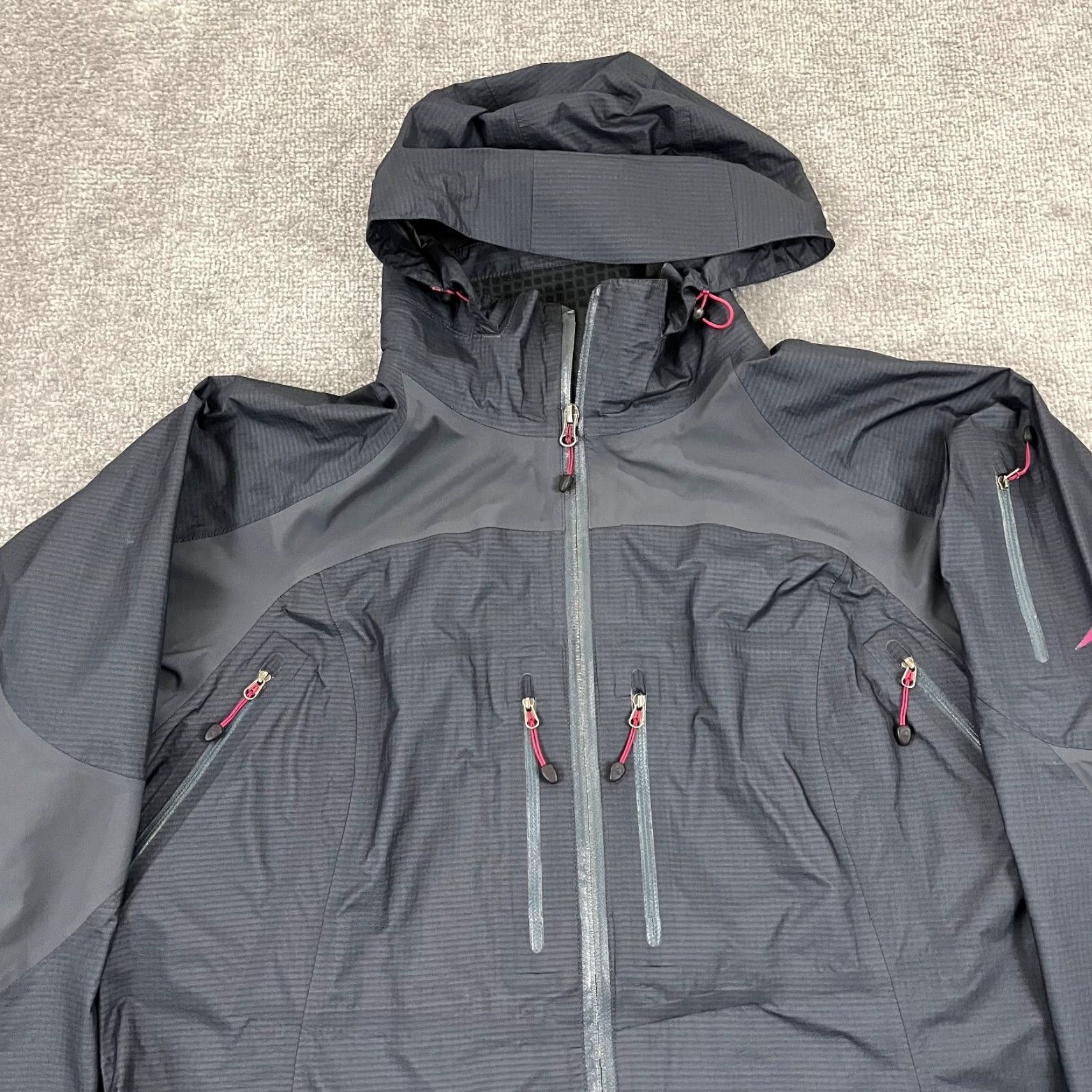 Eastern Mountain Sports EMS Jacket Women Large Gray Goretex Rain Paclite Hooded - Outdoor, Lightweight, Breathable, Zipped Pockets, Athletic Fit, Jacket Size L / US 10 / IT 46 - 6 Thumbnail