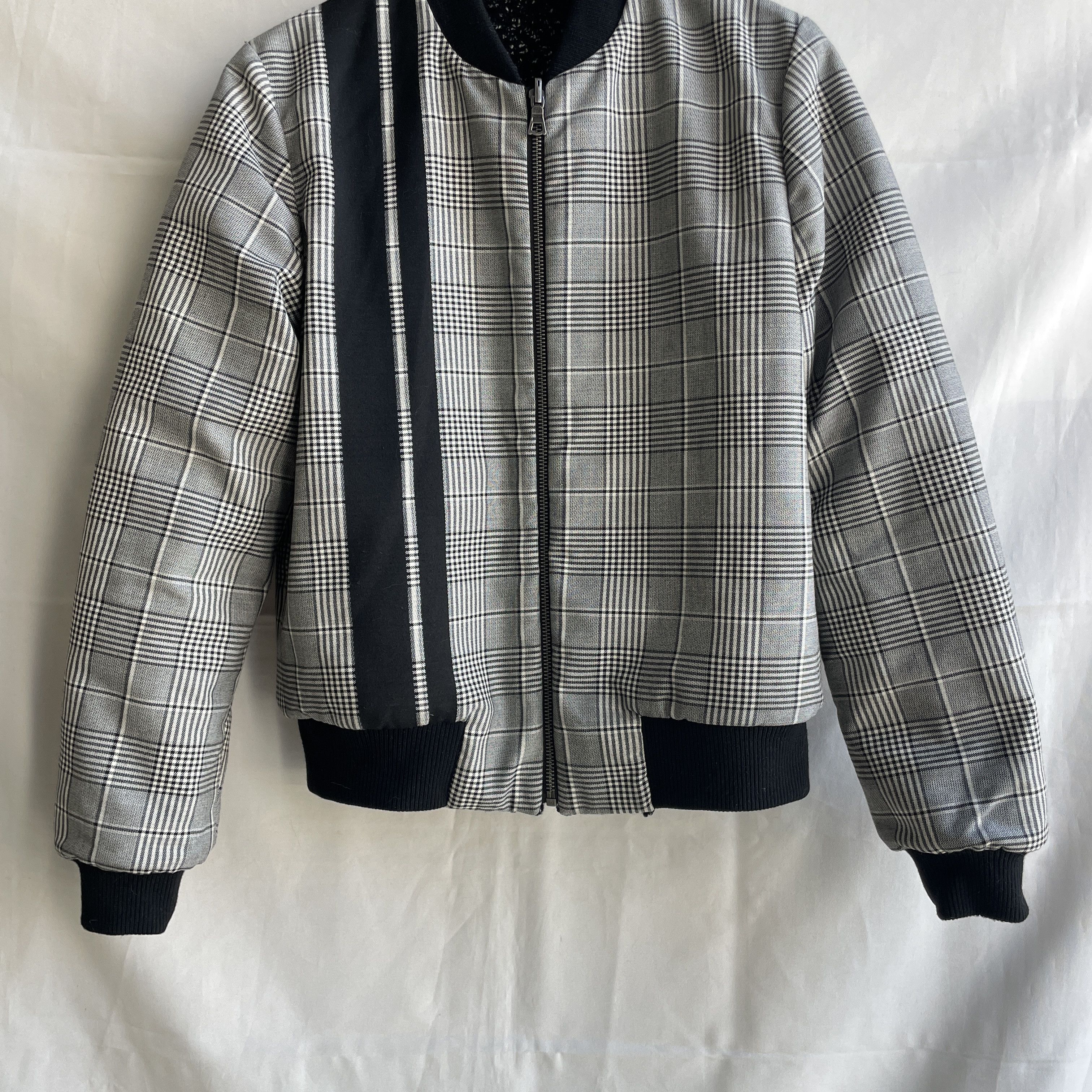 Alice + Olivia Alice + Olivia Lonnie Reversible Boucle Plaid Bomber Jacket Size M / US 6-8 / IT 42-44 - 9 Thumbnail