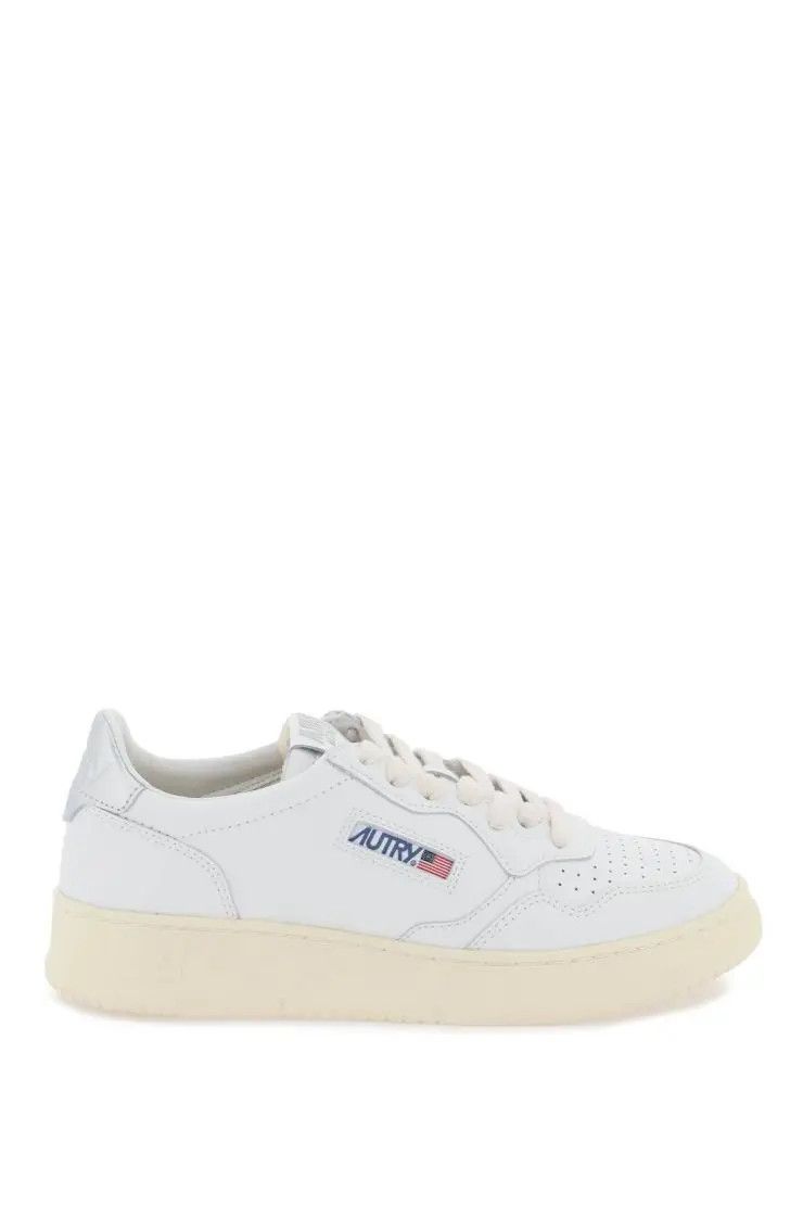 image of Autry O1S22I1N0324 Medalist Low Sneakers In White/silver, Women's (Size 6)