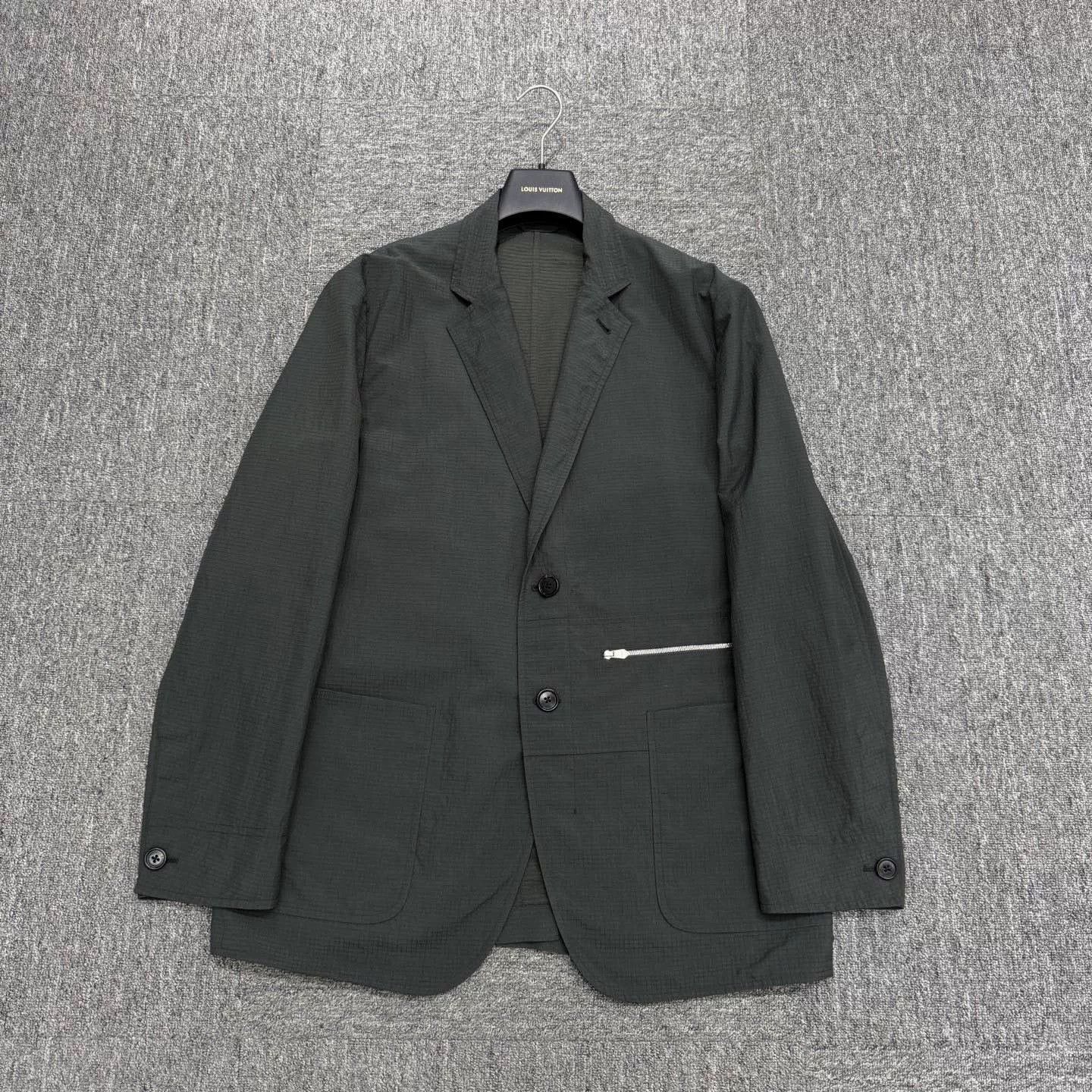 Other Hermes Zipper Jacket in Dark Color. Size US L / EU 52-54 / 3 - 1 Thumbnail