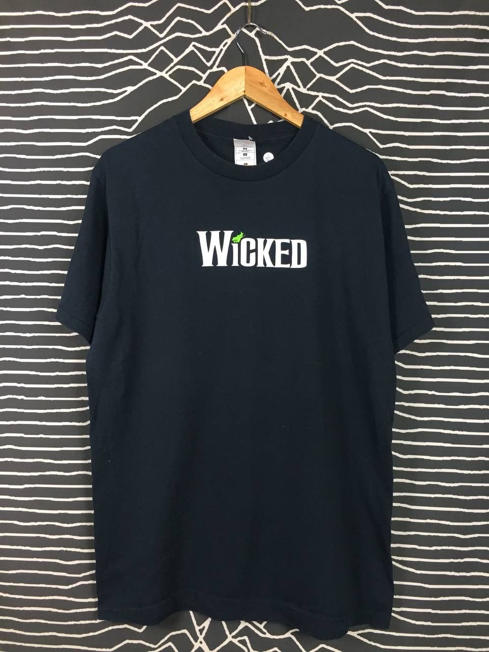 Fruit Of The Loom × Vintage Vtg Wicked Musical Broadway Defy Gravity Tee Size US L / EU 52-54 / 3 - 2 Thumbnail