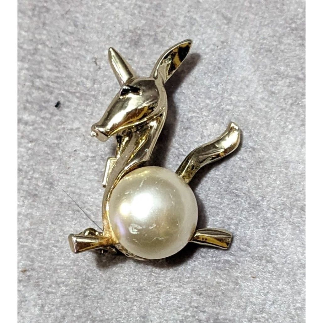 Other Vintage Gold Tone Stylized Faux Pearl Donkey Brooch Size ONE SIZE - 4 Thumbnail