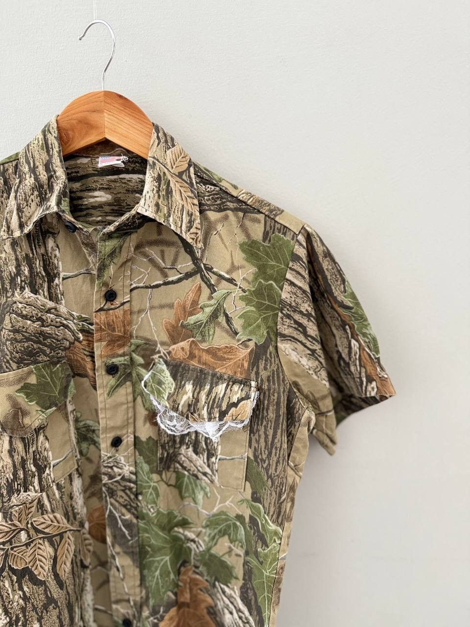 Realtree Vintage Realtree Made in USA 3D Camo Boxy Shirts Size M Size US M / EU 48-50 / 2 - 2 Thumbnail