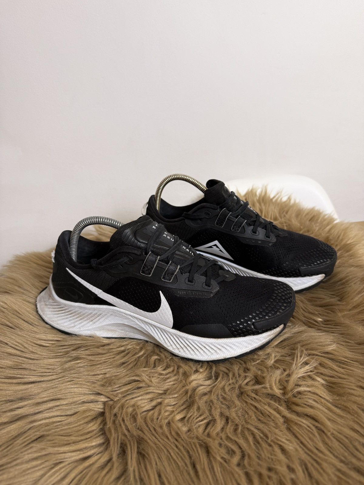 Nike Women's Nike 40.5 sneakers Size US 9 / IT 39 - 3 Thumbnail