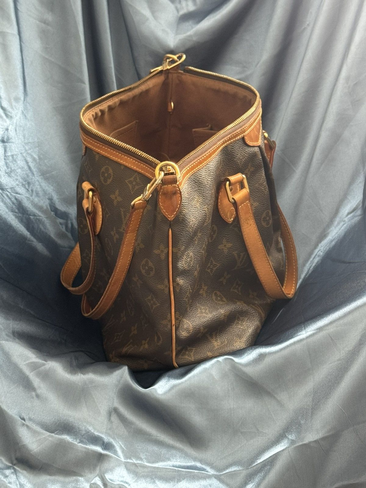 Louis Vuitton Louis Vuitton Palermo PM Size ONE SIZE - 3 Thumbnail