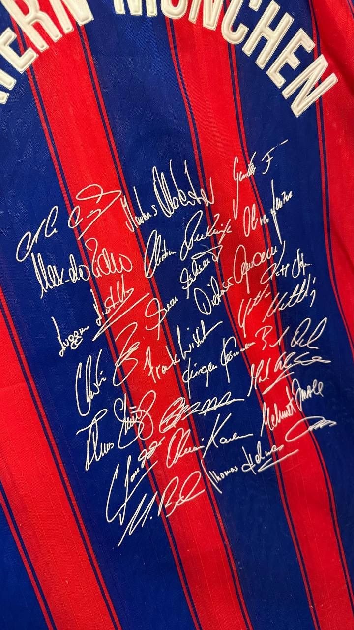 Adidas BAYERN MUNICH 1995 1997 SIGNED SHIRT FOOTBALL SOCCER JERSEY Size US M / EU 48-50 / 2 - 6 Thumbnail