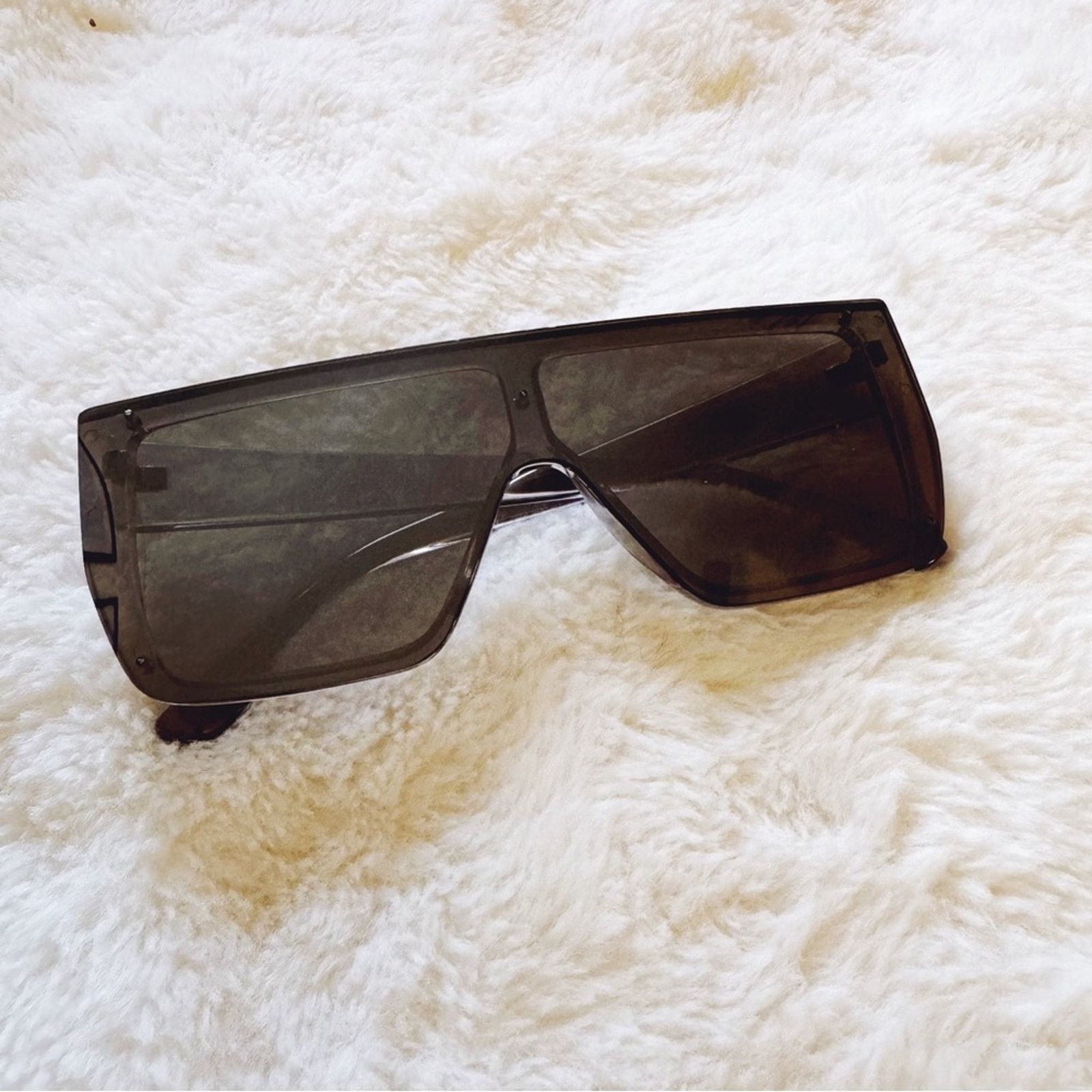 Other Greta Gray Oversized Statement Sunglasses Size ONE SIZE - 1 Thumbnail