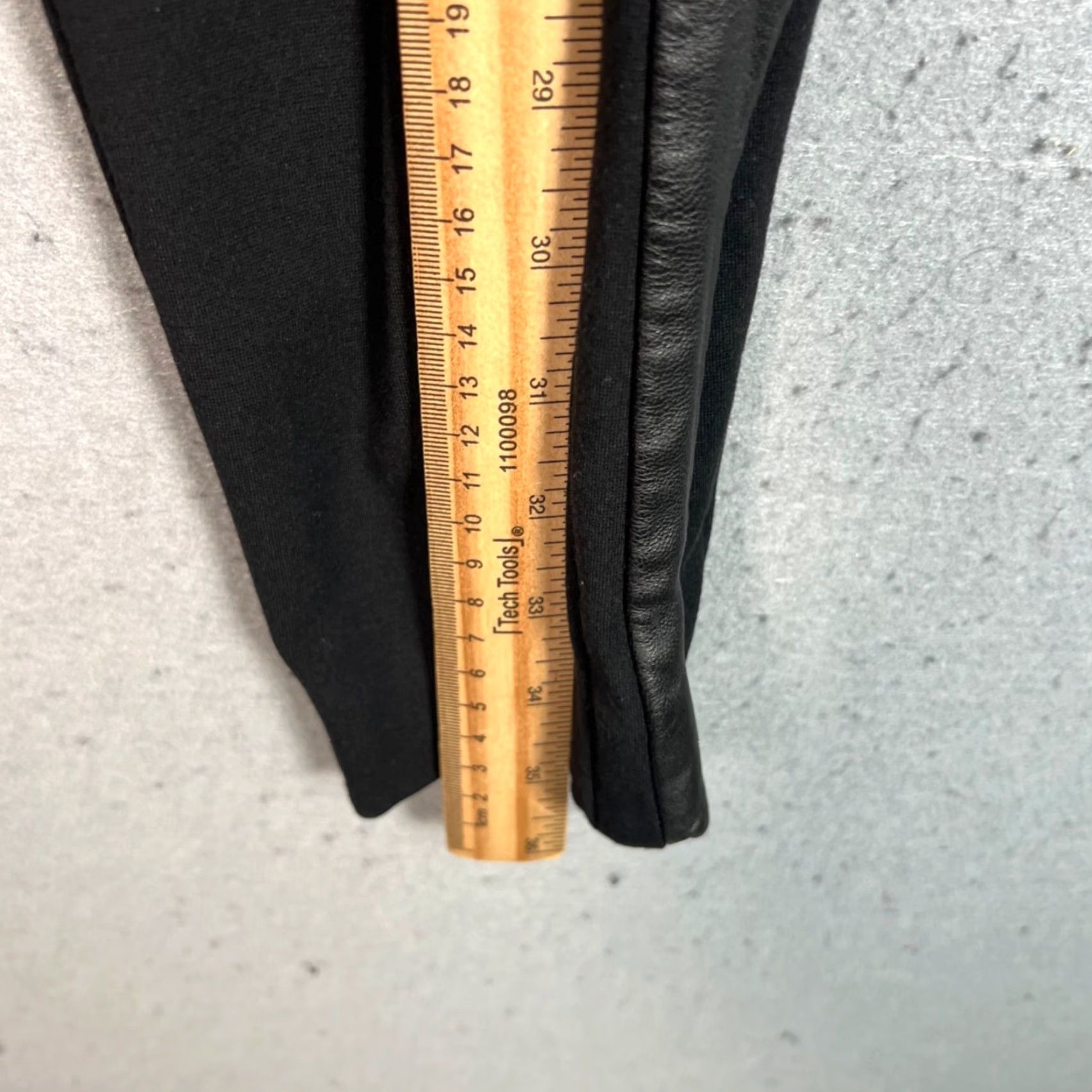 Diane von Furstenberg Diane von Furstenberg Womens 6 Black Pants W/ Faux Leather Side Trim Skinny Ankle Modern Dress/Pair? Size 28" / US 6 / IT 42 - 6 Thumbnail