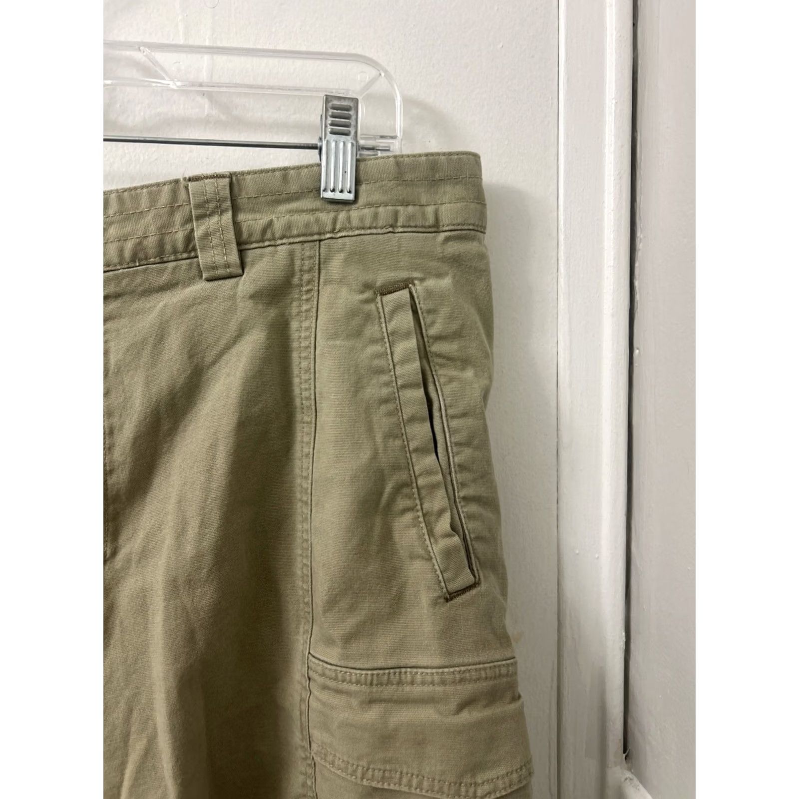 Tommy Bahama Tommy Bahama Cargo Shorts Mens Size 34 Brown Pockets 9” Inseam Casual Travel Short Shirt? Size US 34 / EU 50 - 4 Thumbnail