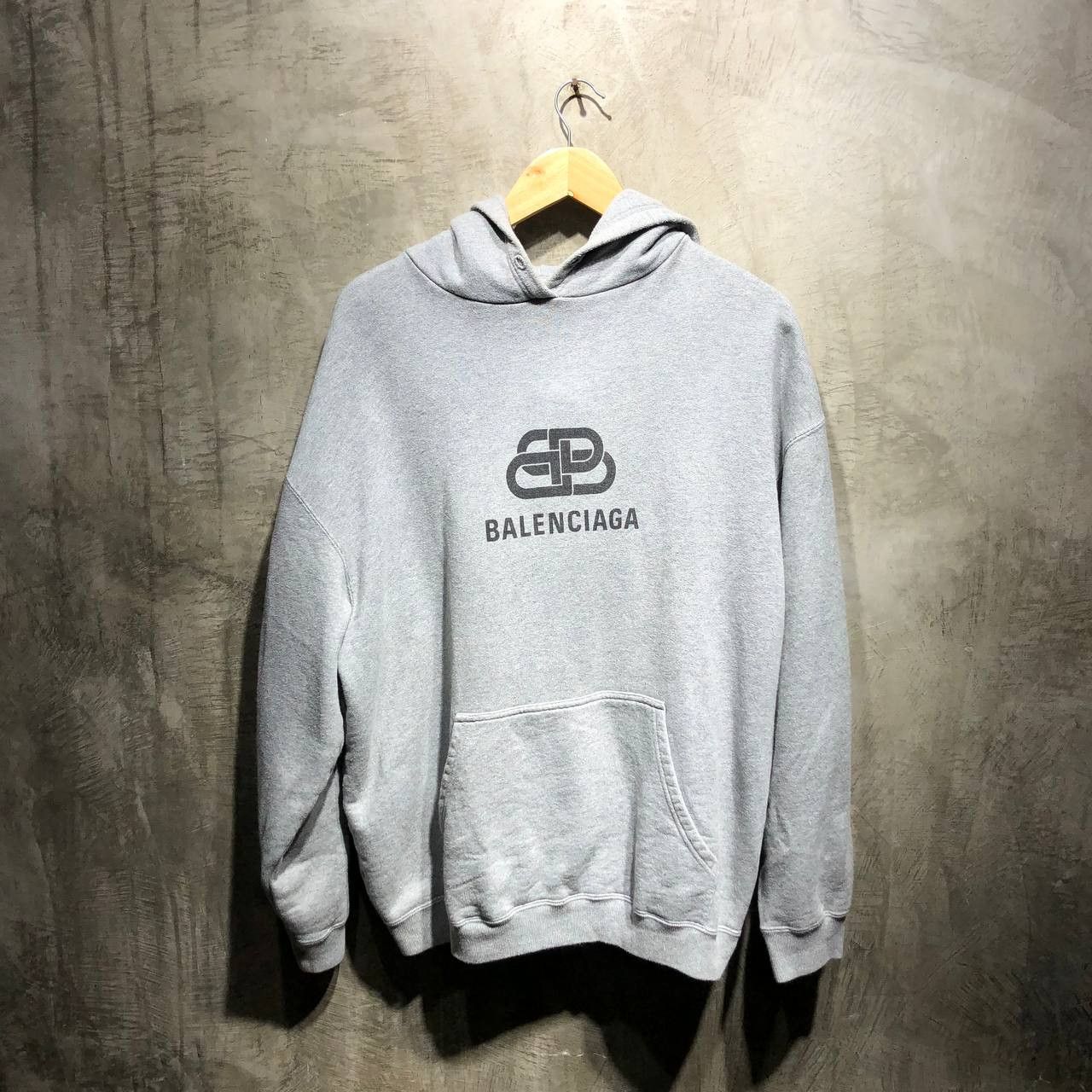 Balenciaga Balenciaga BB logo interlocking pull over hoodie Size US XXL / EU 58 / 5 - 1 Thumbnail