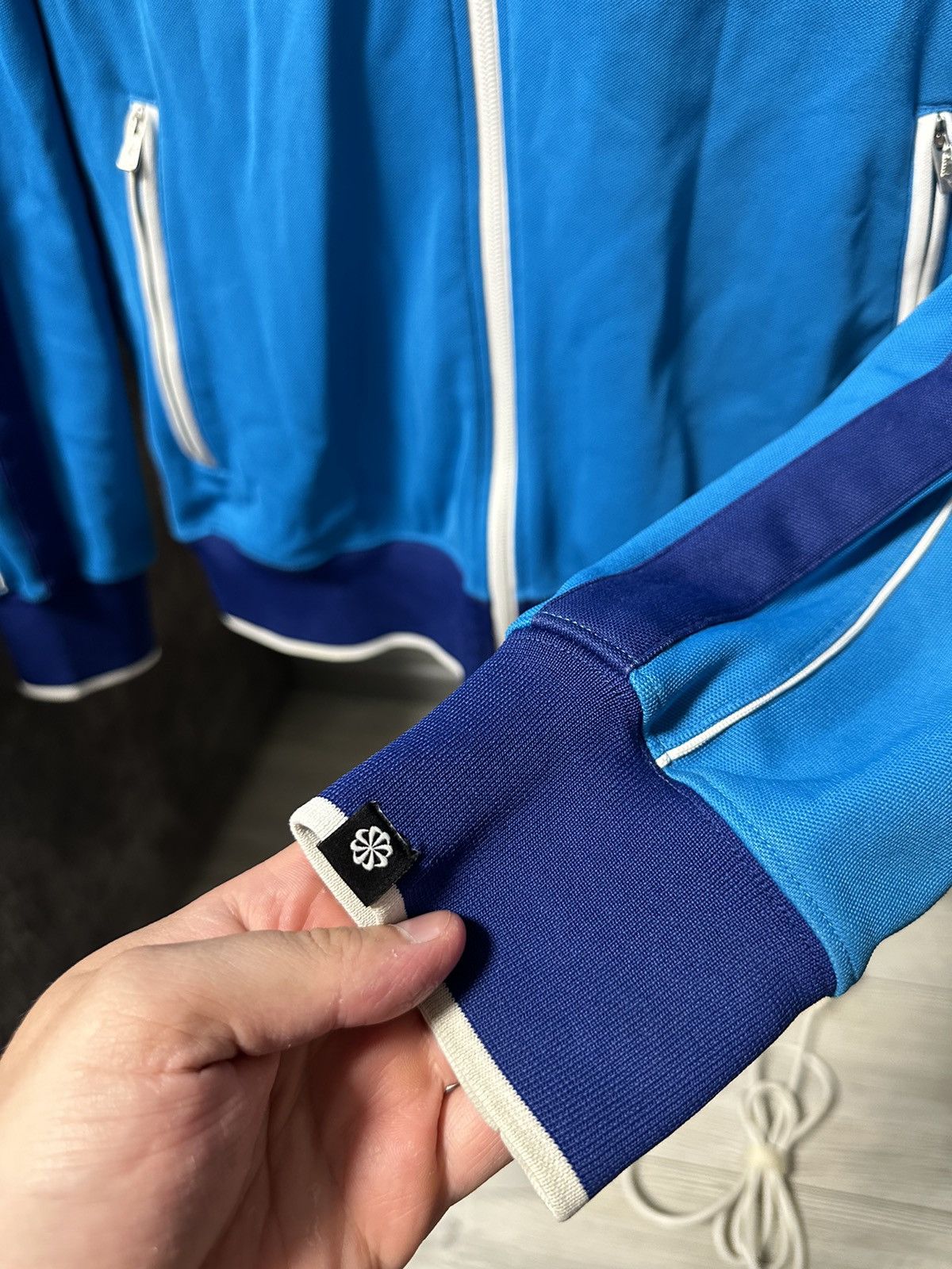 Nike Vintage Nike Sportswear Y2K Nylon Track Jacket Retro Swoosh Size US M / EU 48-50 / 2 - 2 Thumbnail