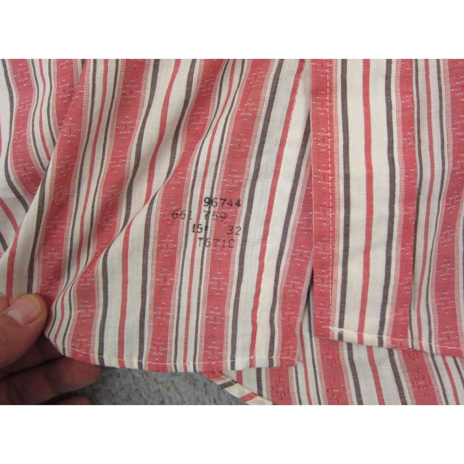 Vintage VINTAGE Alumni Club Shirt Mens 15.5 Red Striped Button-Up Collared Long Sleeve Casual Business Cotton Polyester All Seasons Pockets Made in USA Size US L / EU 52-54 / 3 - 3 Thumbnail