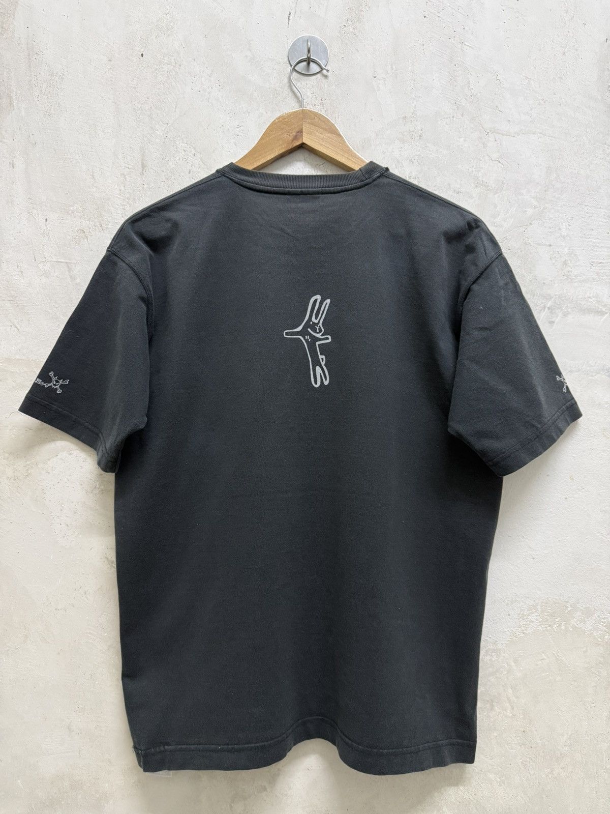 Japanese Brand Vintage Punk Mischievous Blue Rabbit Grunge Tshirt Size US L / EU 52-54 / 3 - 7 Thumbnail
