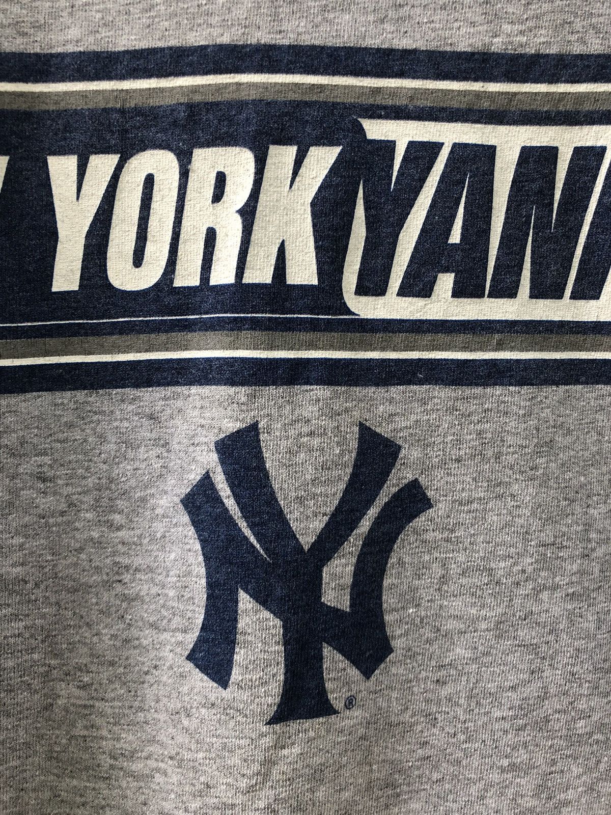MLB Vintage 90s MLB New York Yankees Centre Logo Tshirts Size US L / EU 52-54 / 3 - 3 Thumbnail