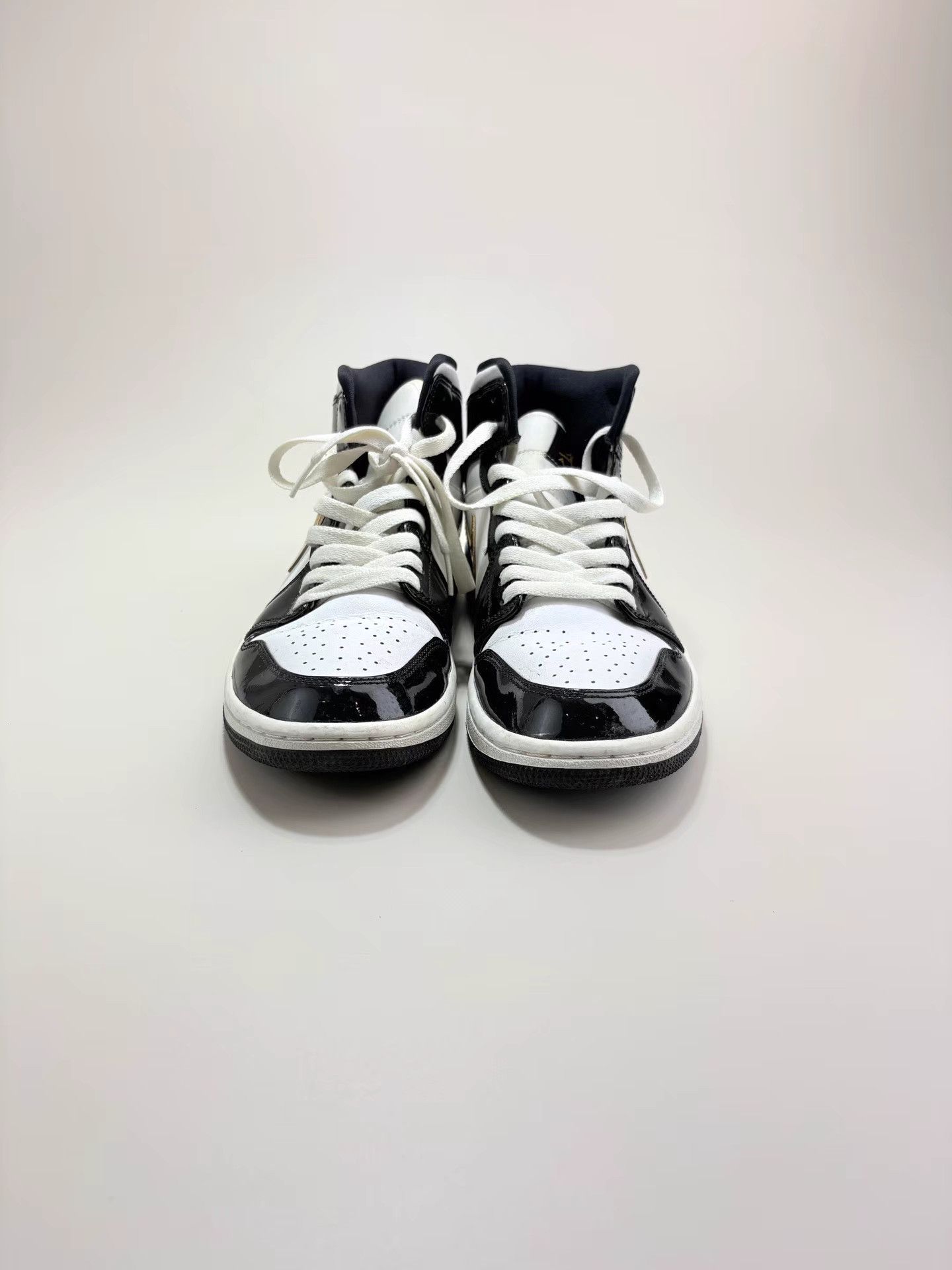 Nike NIKE JORDAN1 Black Gold Patent Leather Sneakers K1 Size US 8 / EU 41 - 2 Thumbnail