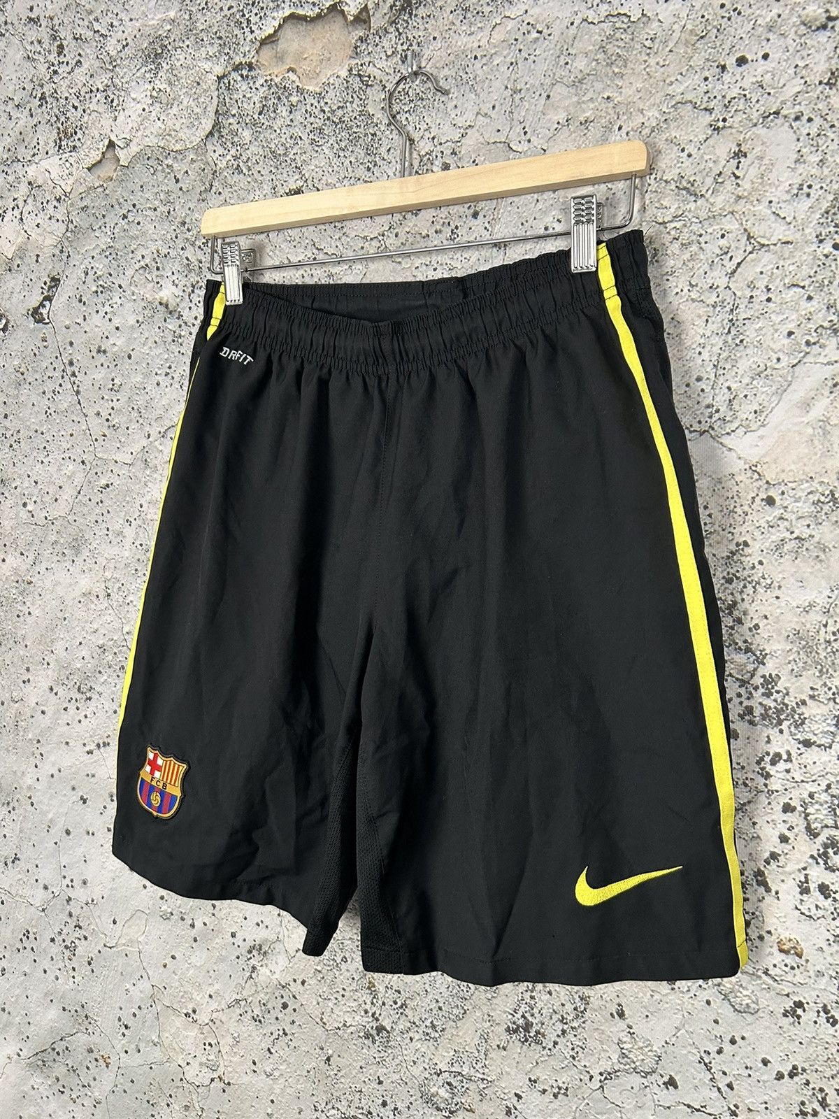 Nike Nike FC Barcelona Soccer Jersey Shorts Football Rare Size US 32 / EU 48 - 2 Thumbnail