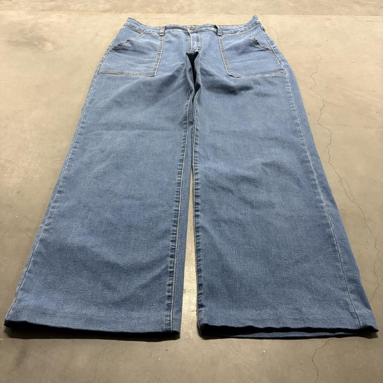Vintage Crazy Vintage Y2K/2000s WideLeg Baggy Medium Wash Denim Jeans! Size US 32 / EU 48 - 1 Thumbnail