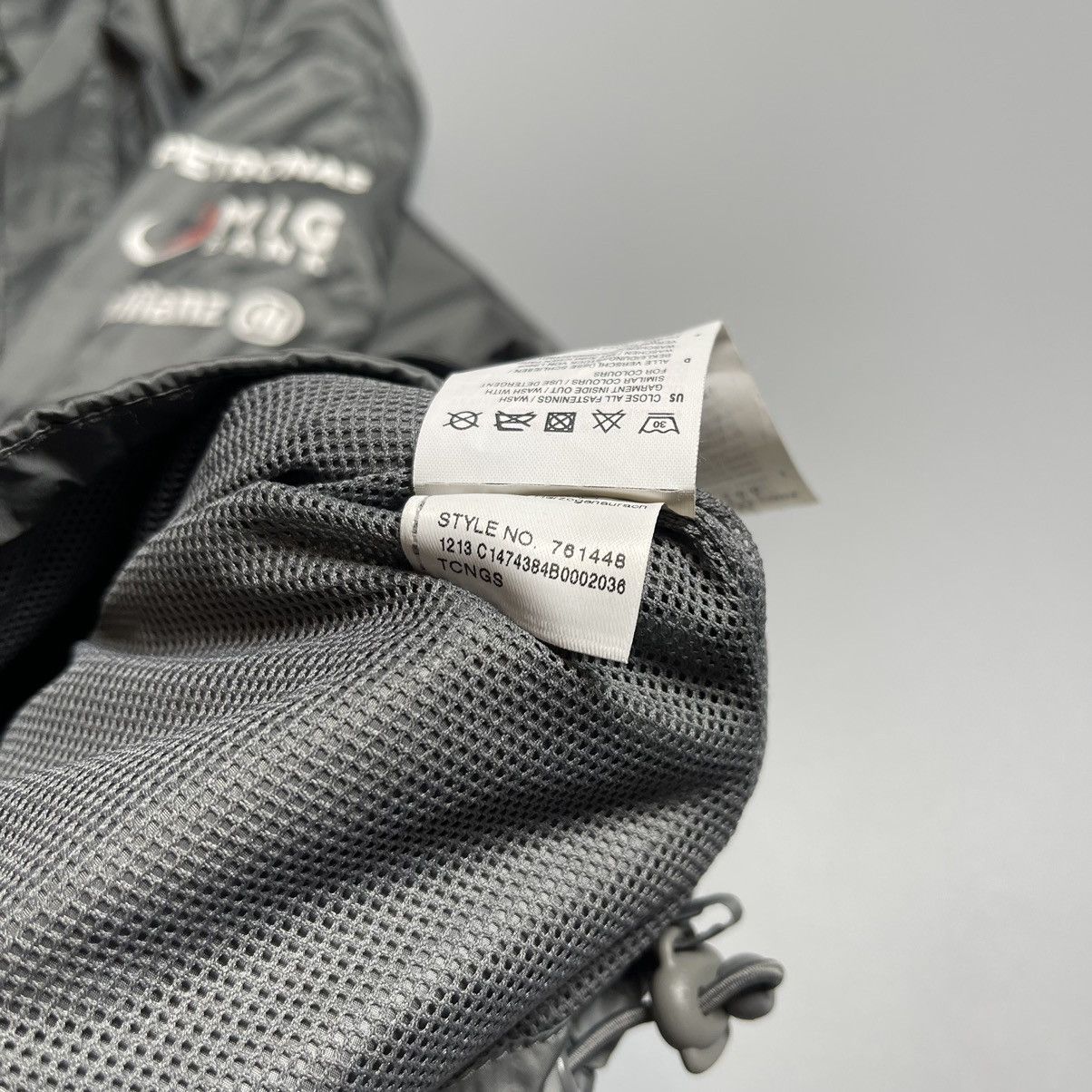 Formula 1 × Mercedes-Benz × Puma MERCEDES BENZ PUMA 2014 F1 PETRONAS AMG MESH LINES JACKET Size US M / EU 48-50 / 2 - 14 Thumbnail