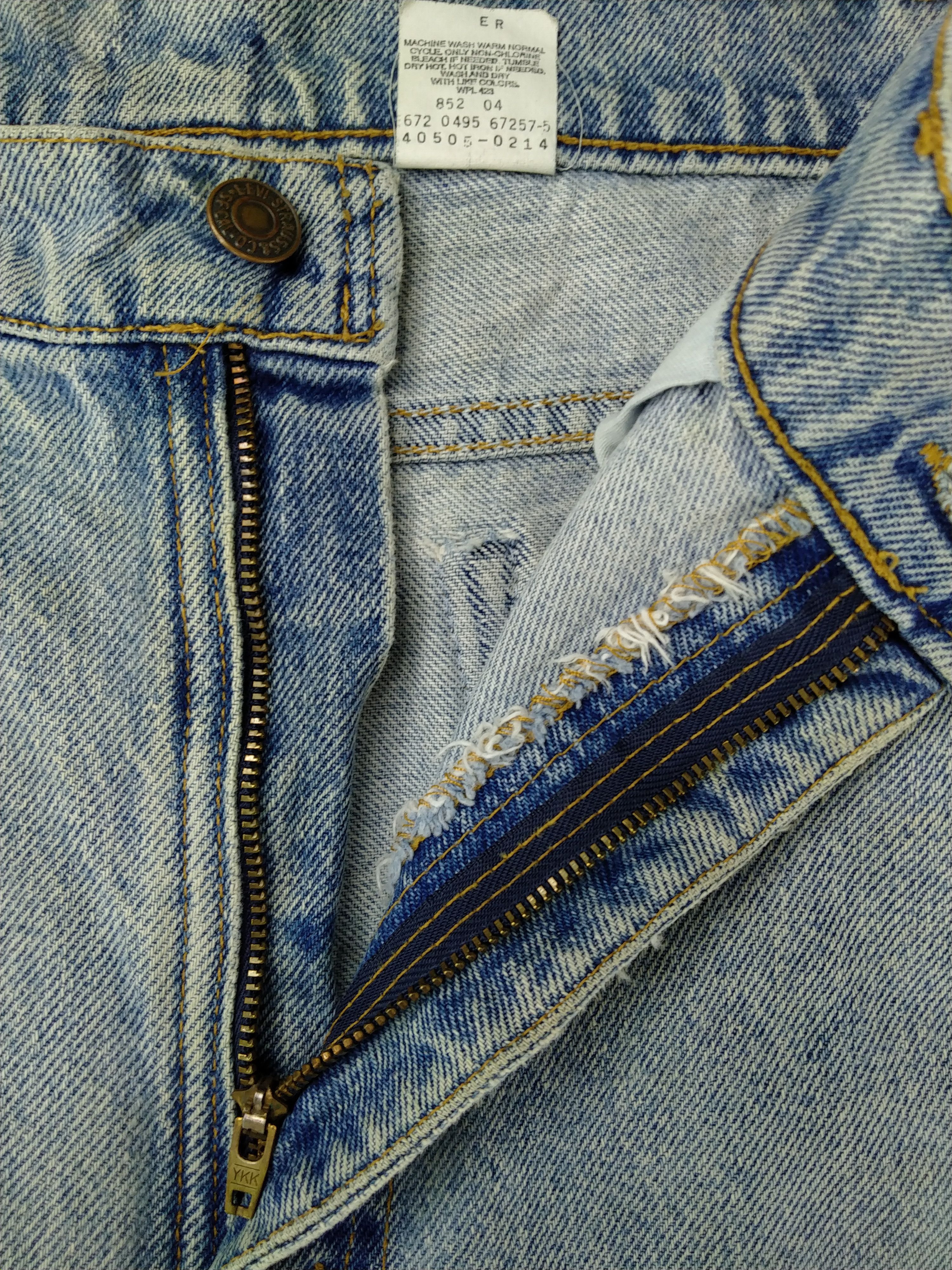 Japanese Brand Ripped Light Wash Vintage Levi's 505 USA 33x29 Denim -JN1056 Size US 33 - 7 Thumbnail