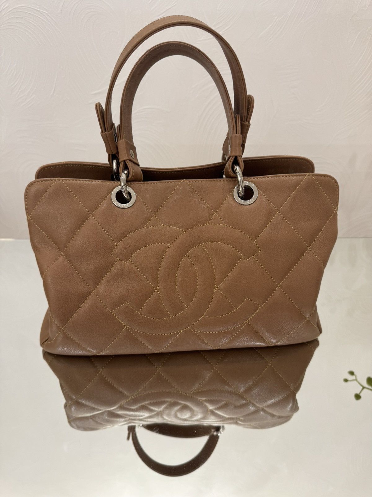 Chanel Leather Tote. Timeless CC Soft Zip Tote Quilted Caviar Size ONE SIZE - 1 Thumbnail