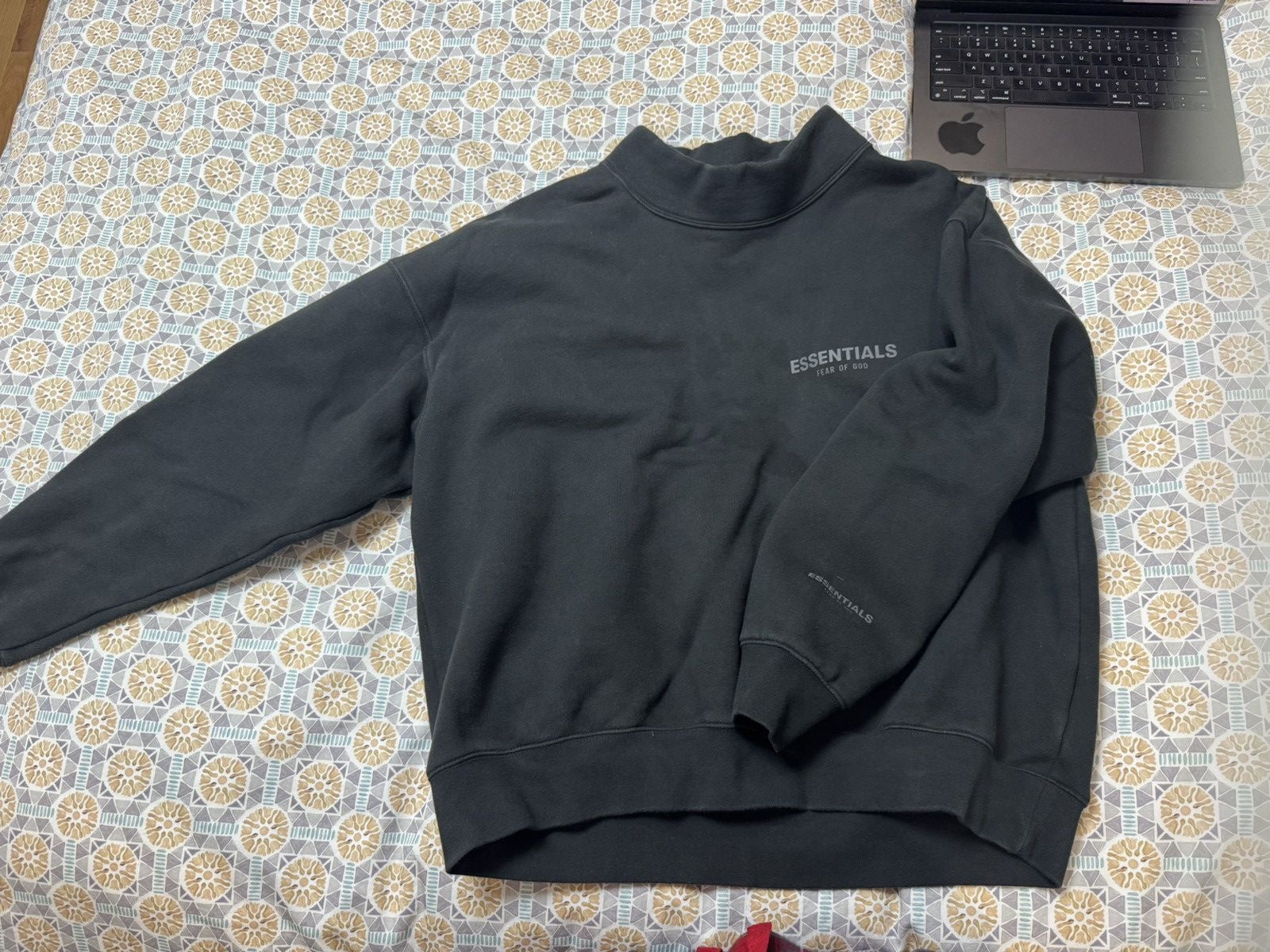 Fear of God ESSENTIALS Blck Core Collection Pullover Sweater
