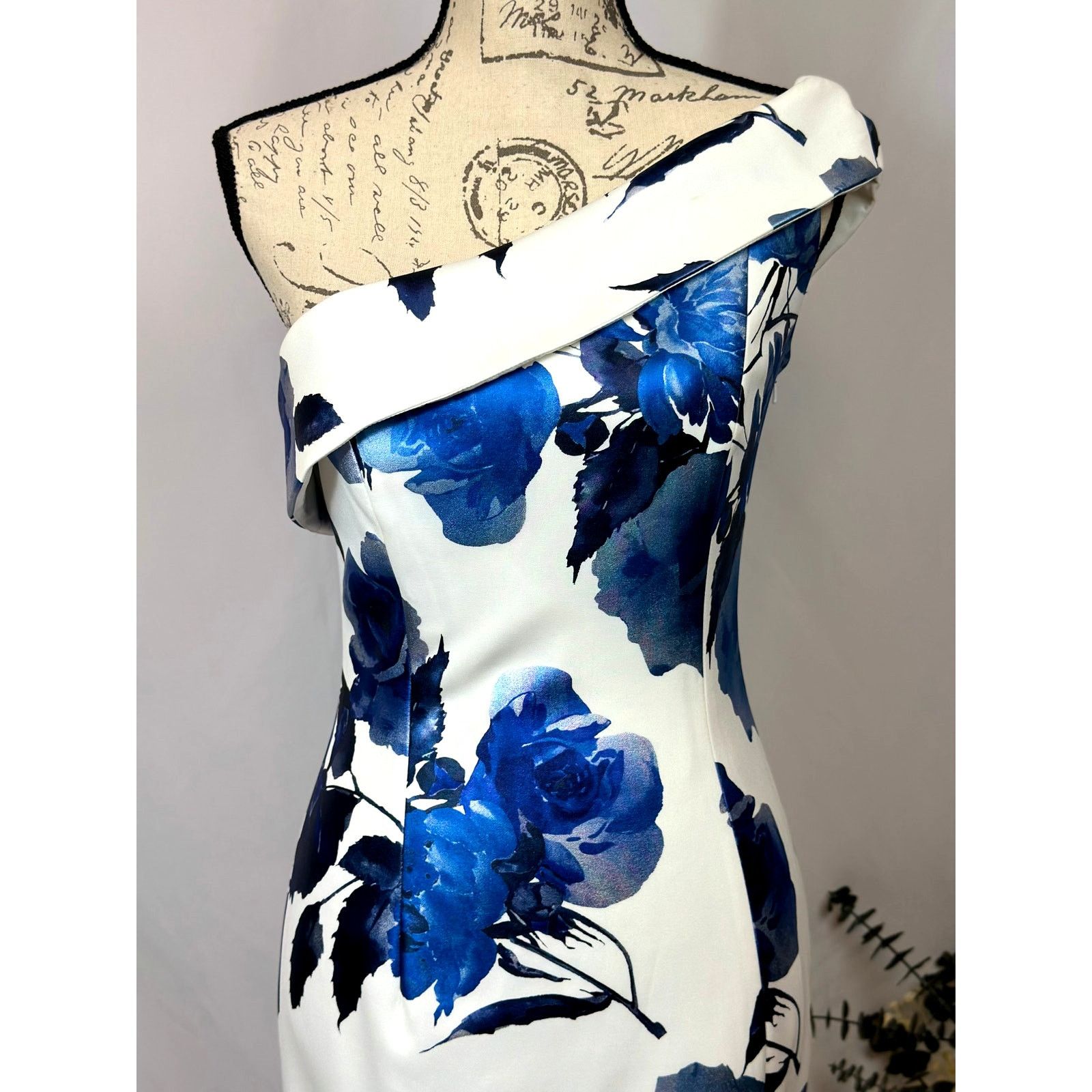 Other Black Halo Eve Dolan Floral One Shoulder Gown Blue Roses 4 Size S / US 4 / IT 40 - 9 Thumbnail