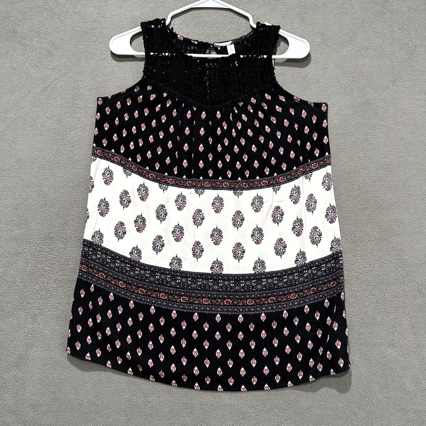 Vintage Xhilaration Tunic Tank Top Womens S Black Floral Sleeveless Lace Shirt Adult Small Size S / US 4 / IT 40 - 2 Thumbnail