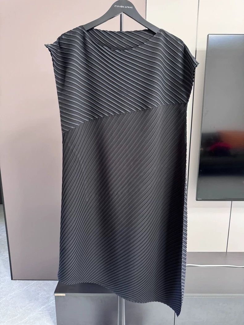 Issey Miyake size:2 Black twill pleated dress