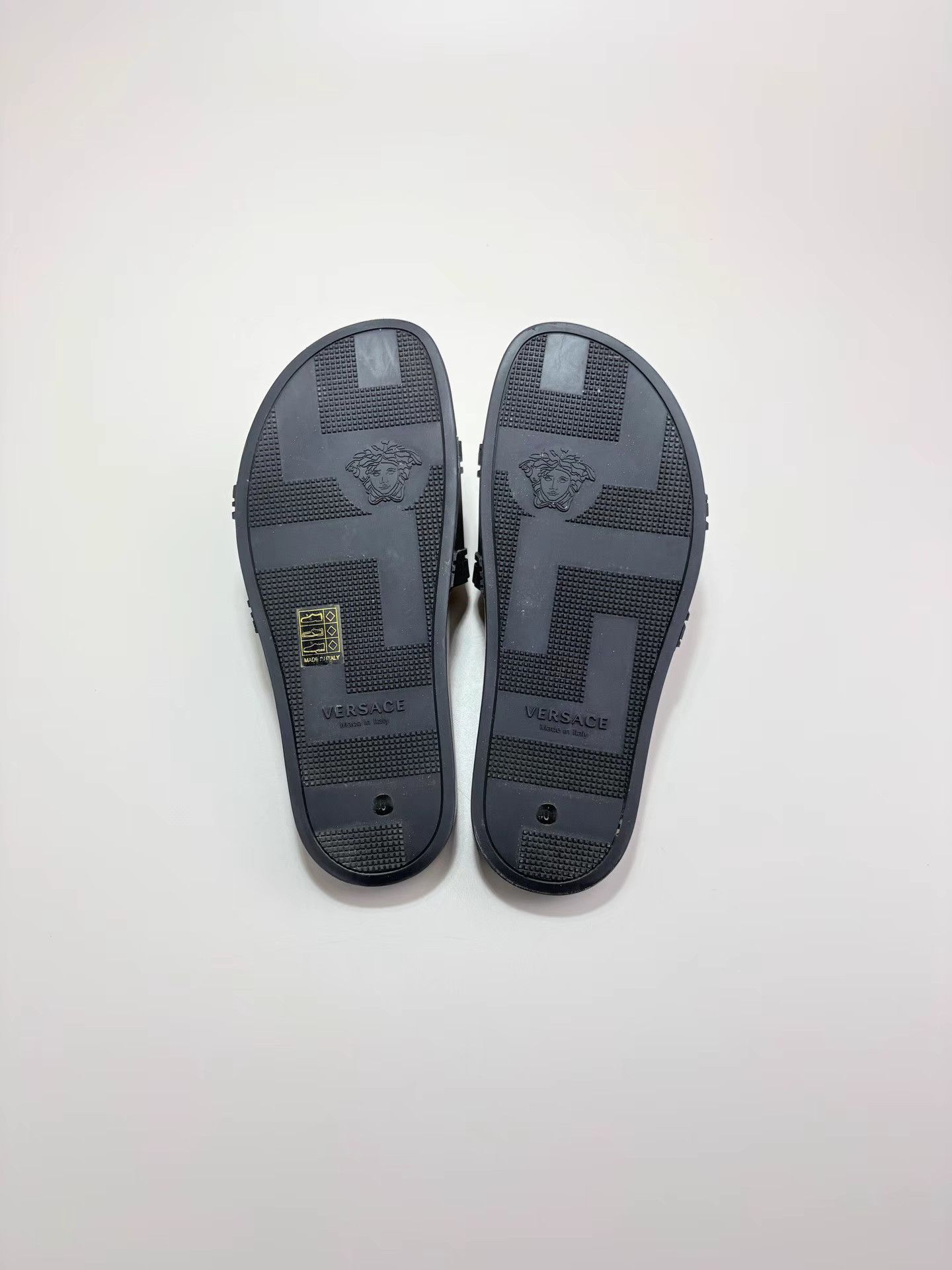 Versace Versace Medusa Slippers K1 Size US 9 / IT 39 - 6 Thumbnail