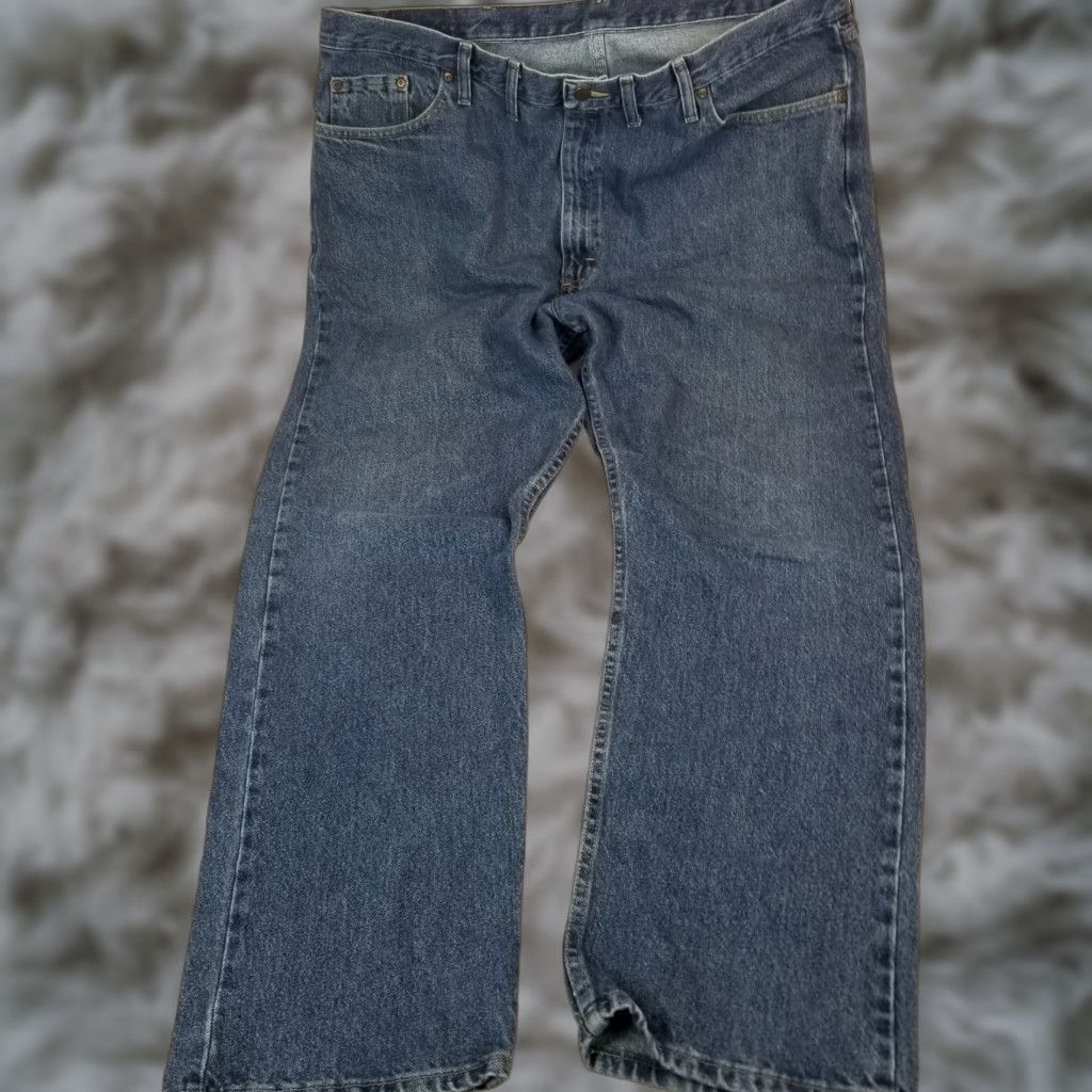 Wrangler Wrangler Jeans Mens Regular Fit Medium Wash Straight Leg Size 42 X 30 Blue Denim Size US 42 / EU 58 - 1 Thumbnail