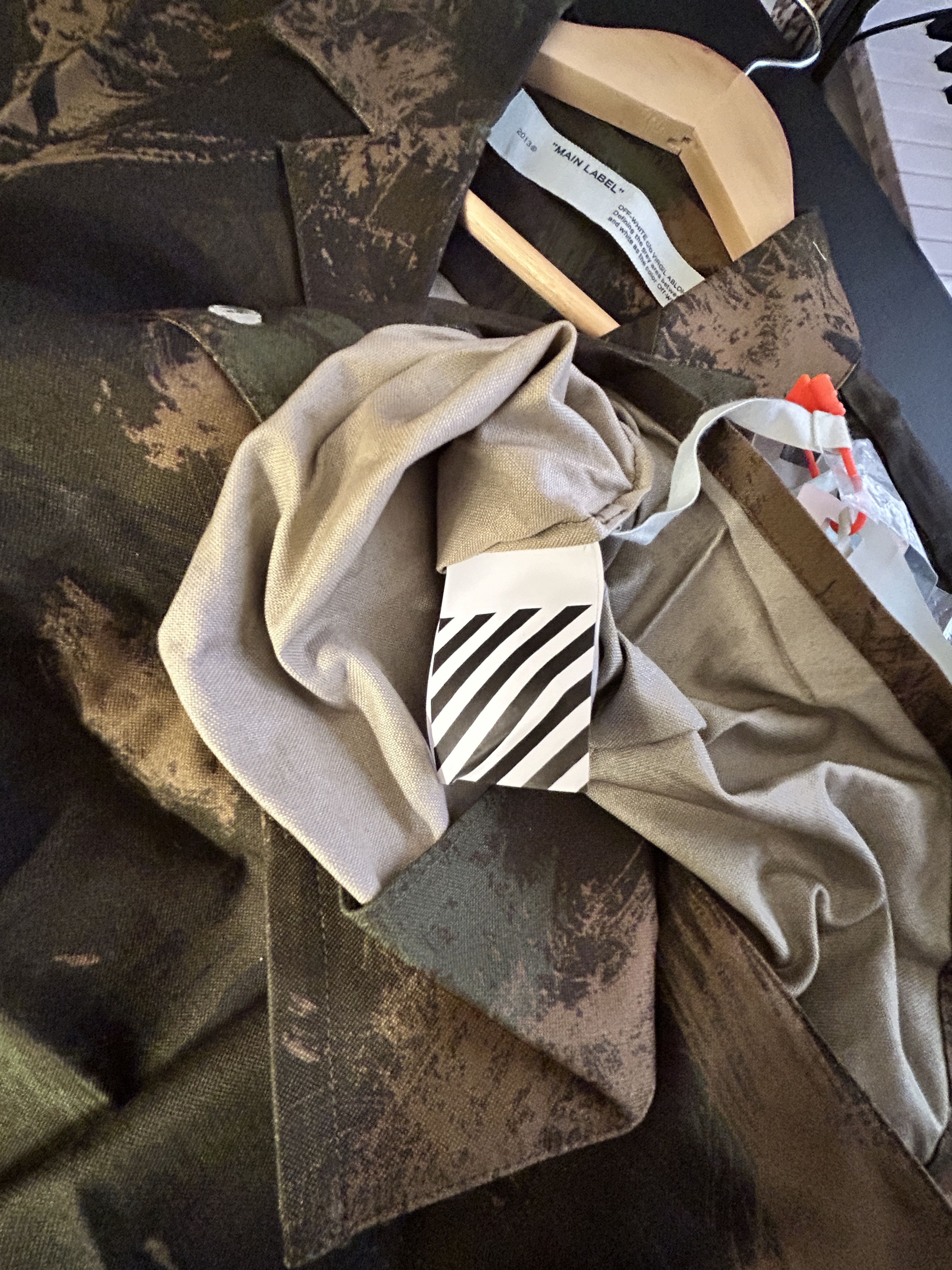 Off-White Incompieto Paint Brush Vacation Virgil Abloh Arrow Size US S / EU 44-46 / 1 - 8 Thumbnail