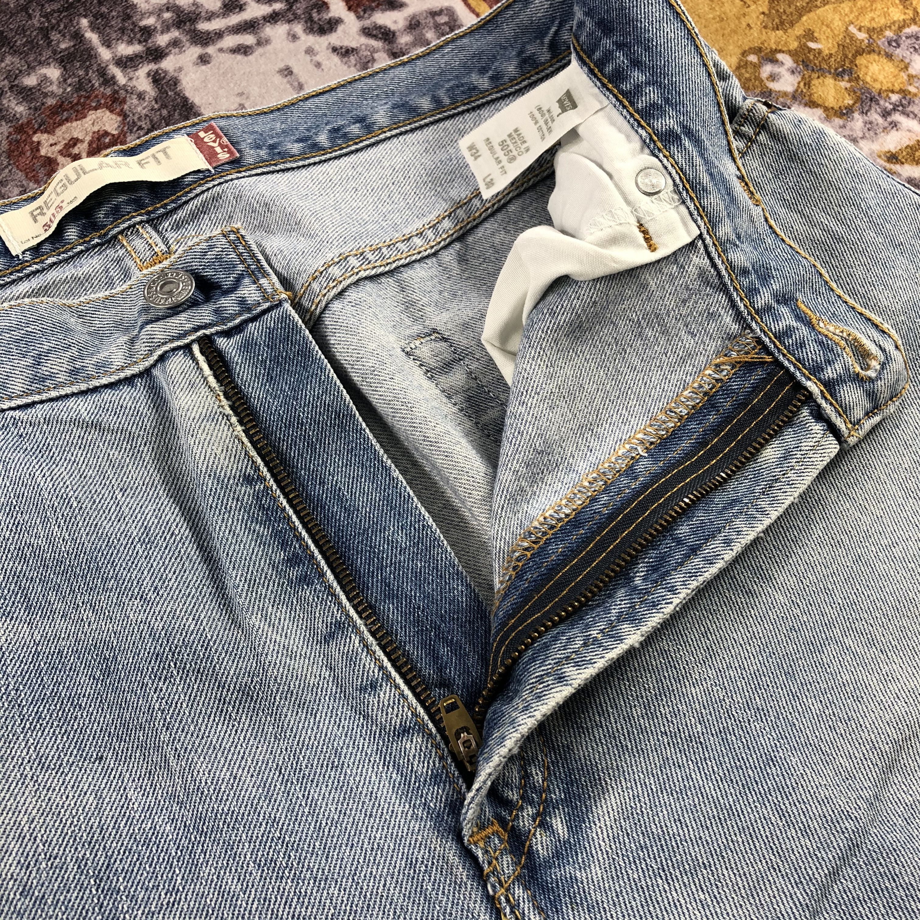 Levi's × Vintage Vintage Light Wash Levis 505 Jeans-JM2768 Size US 35 - 10 Thumbnail