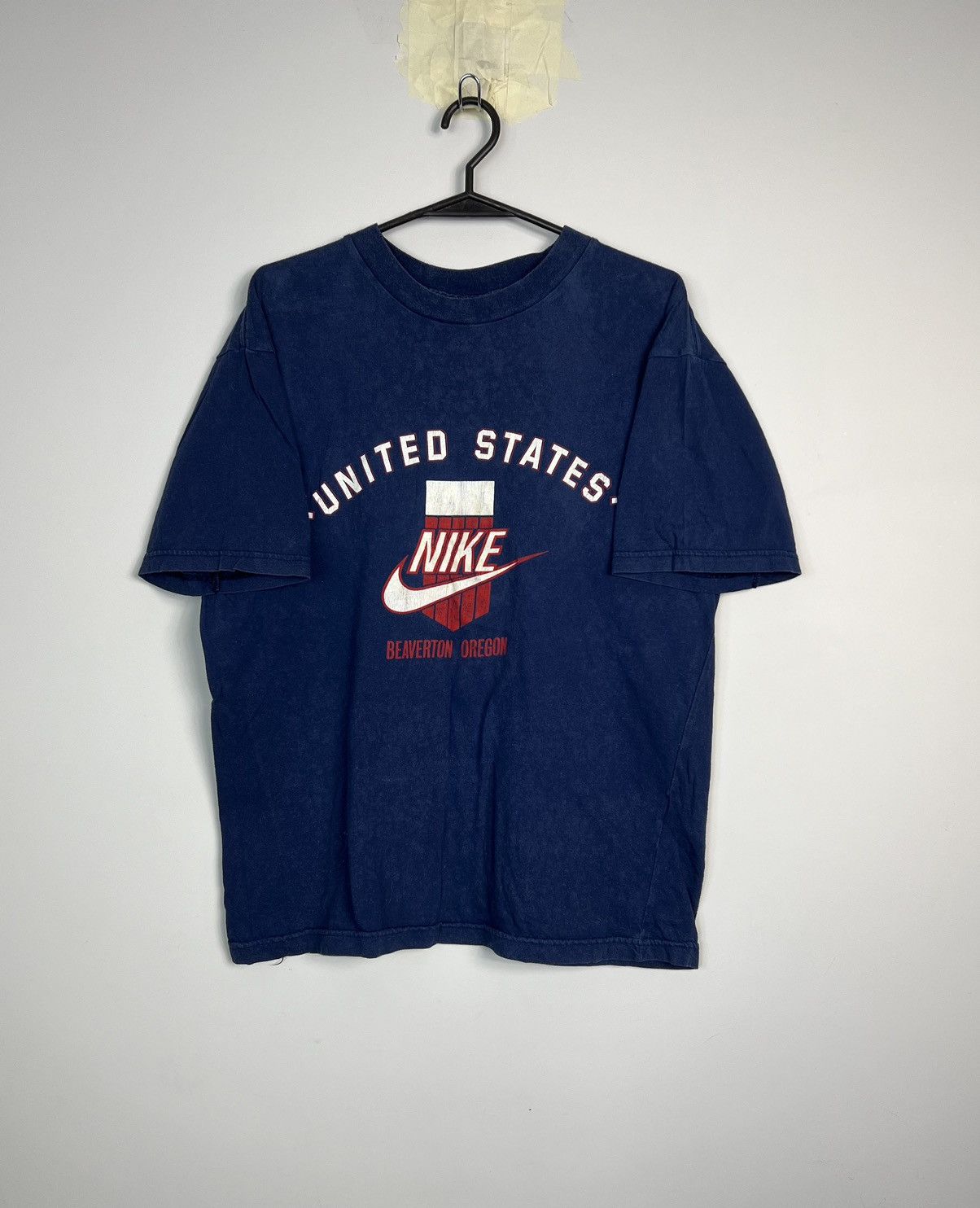 Nike × Vintage Tshirt Nike United States Beverton Oregon Vintage 80’s Size US M / EU 48-50 / 2 - 1 Thumbnail