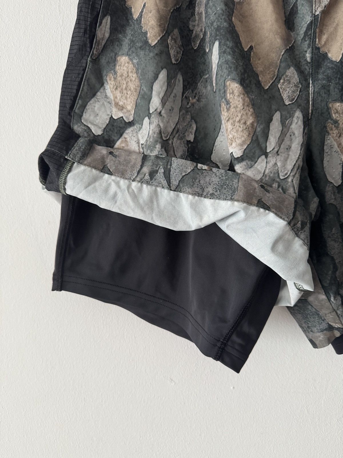 Karhu 🔥🔥 Karhu Leaf Print Shorts Size US 34 / EU 50 - 5 Thumbnail