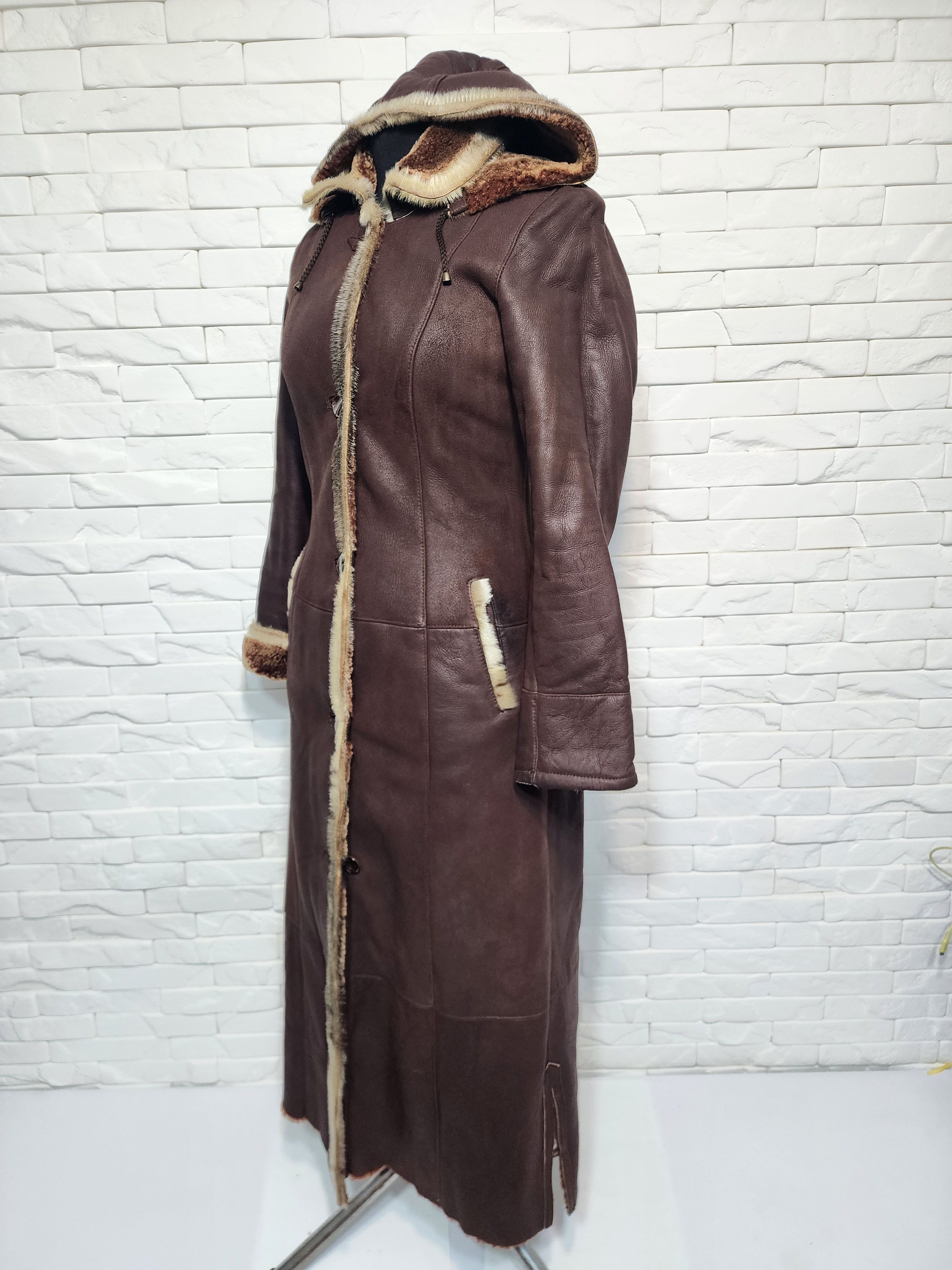 Uniqlo Women's Brown Sheepskin Coat: Genuine Fur Hood Size M / US 6-8 / IT 42-44 - 2 Thumbnail