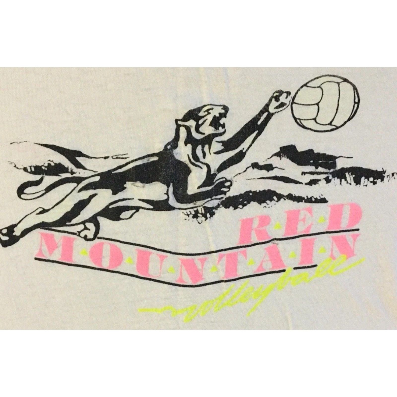 Vintage VINTAGE 90s Red Mountain Volleyball Faded Distressed Shirt S White Men Short Sleeve Size US S / EU 44-46 / 1 - 3 Thumbnail