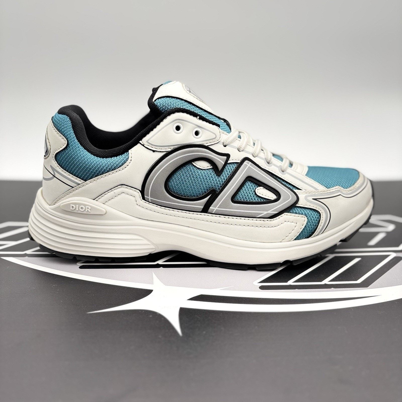 Dior Dior B30 Reflective Sneaker ' White Blue ' | GREAT CONDITION Size US 9 / EU 42 - 2 Thumbnail