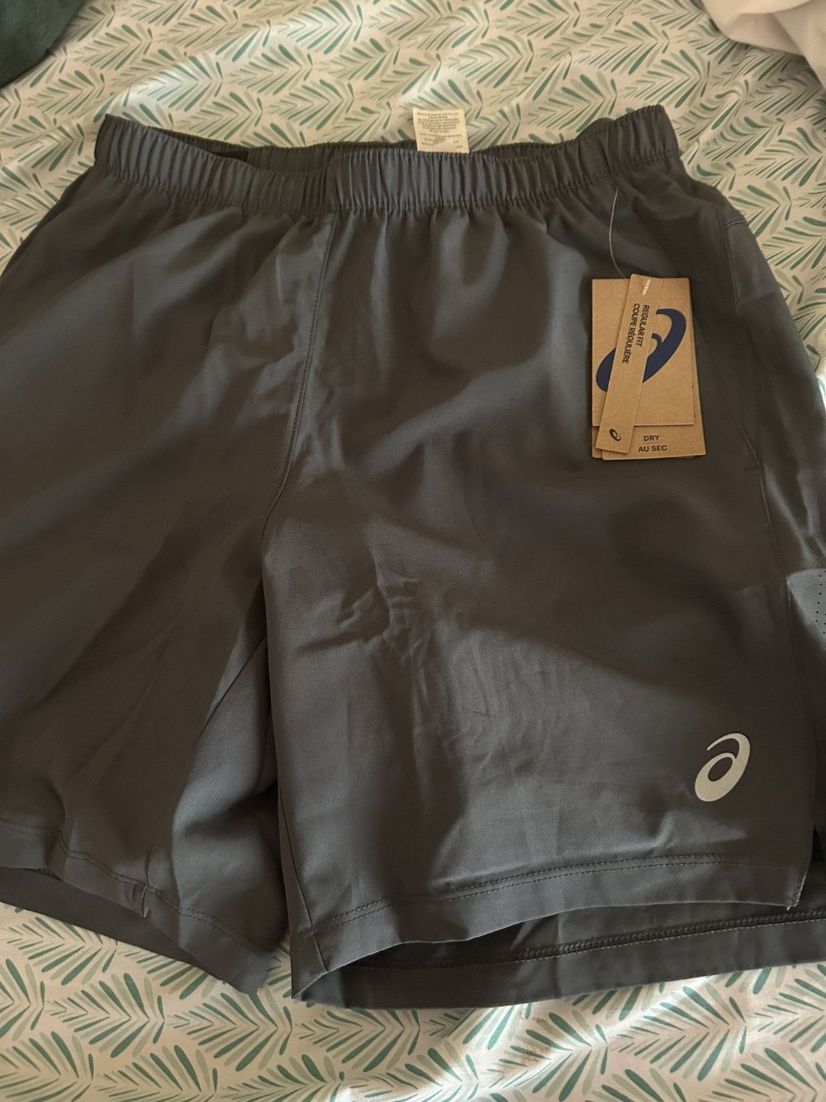 Asics Brand new never worn asics shirts Size US 32 / EU 48 - 1 Thumbnail
