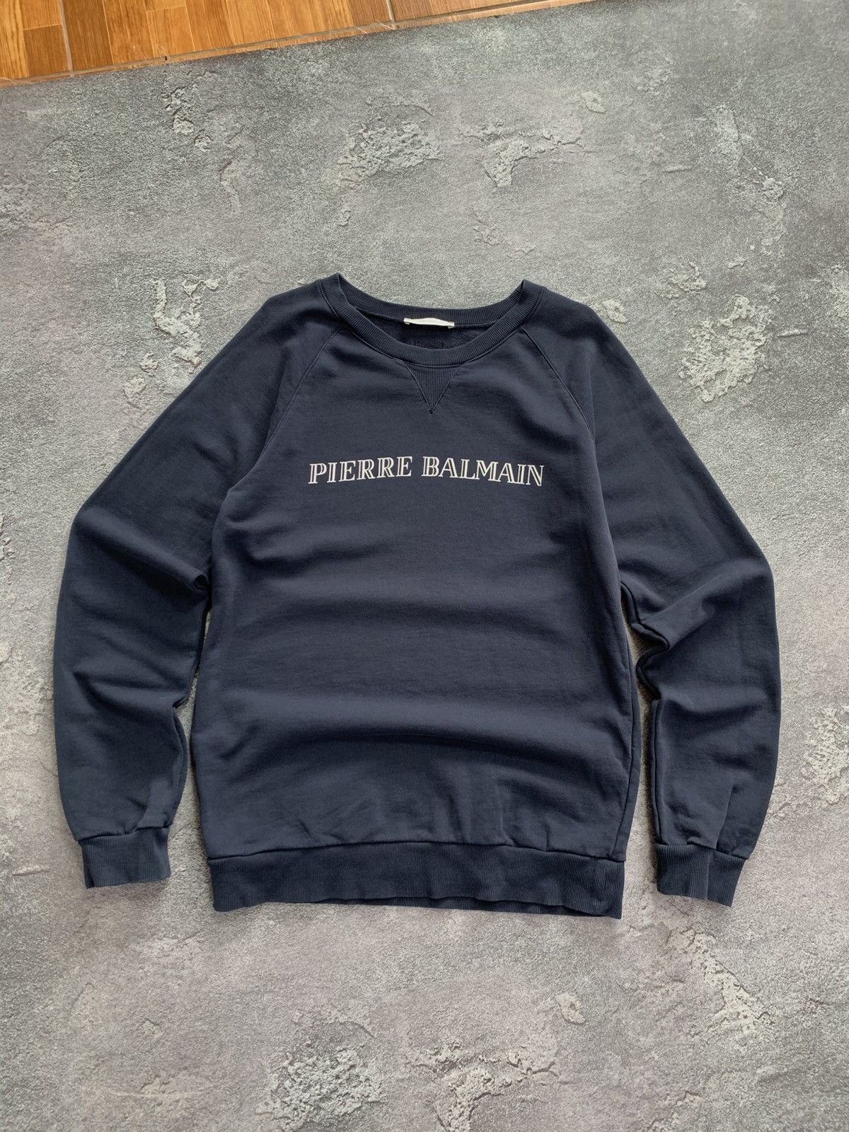 Pierre Balmain × Vintage VTG Pierre Balmain Center Logo Sweatshirt Men’s L Size Size US L / EU 52-54 / 3 - 1 Thumbnail