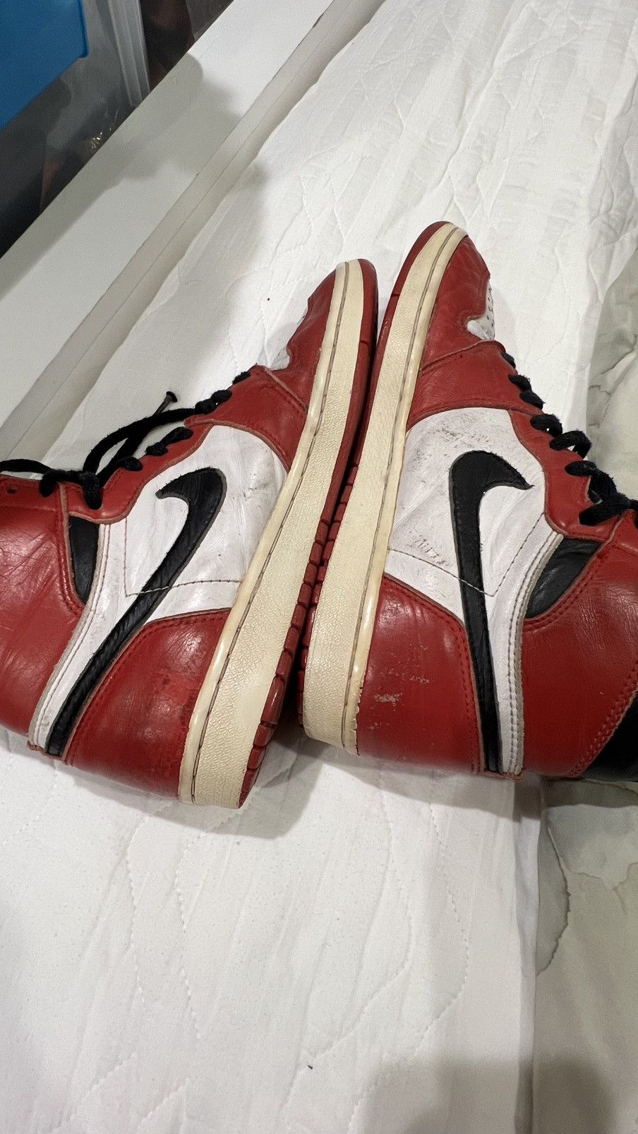 Nike Air Jordan 1 Retro High 1994 Chicago 1994 Size US 9.5 / EU 42-43 - 15 Thumbnail