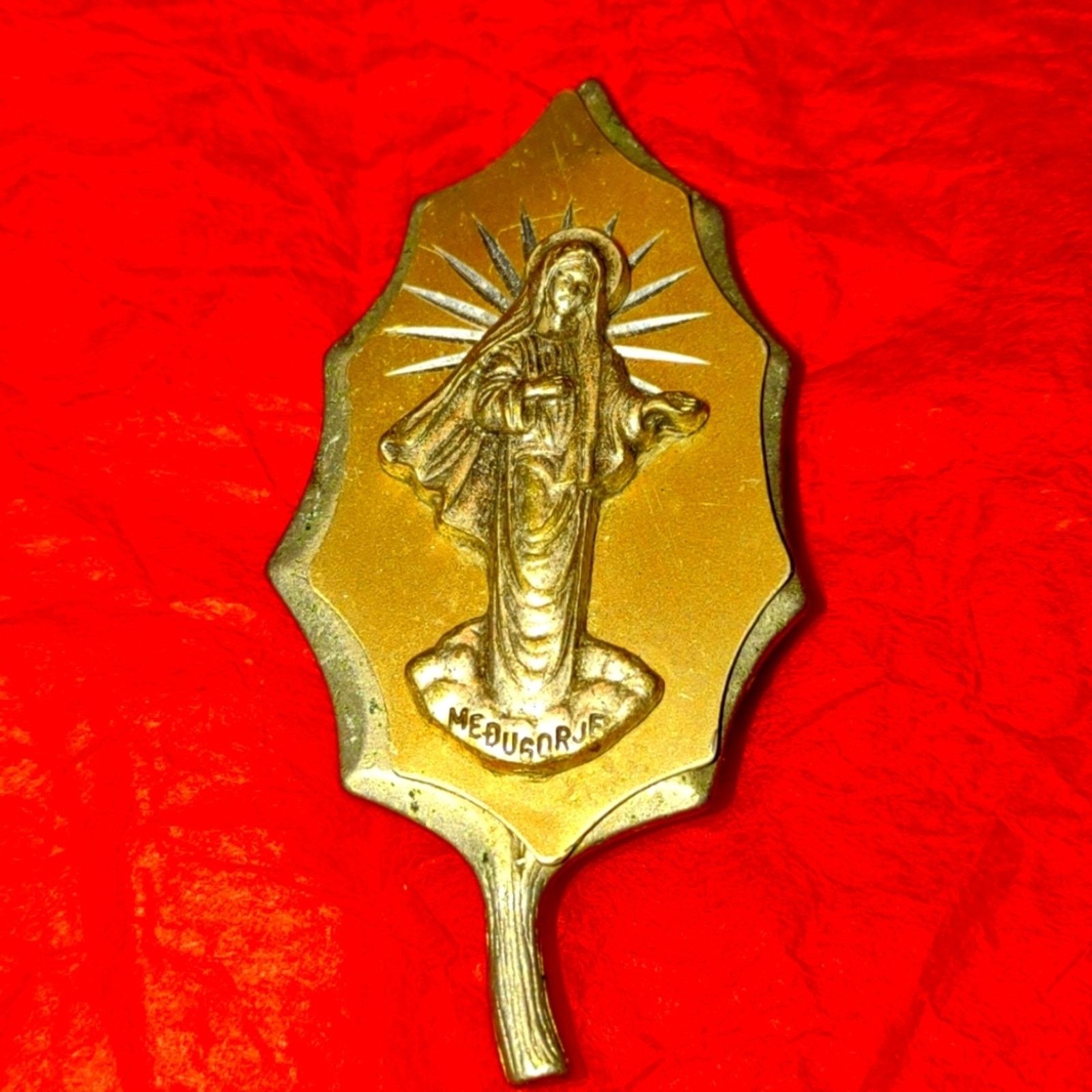 Vintage Gorgeous vintage mother Mary Gold leaf magnet~ 3 in Size ONE SIZE - 1 Preview