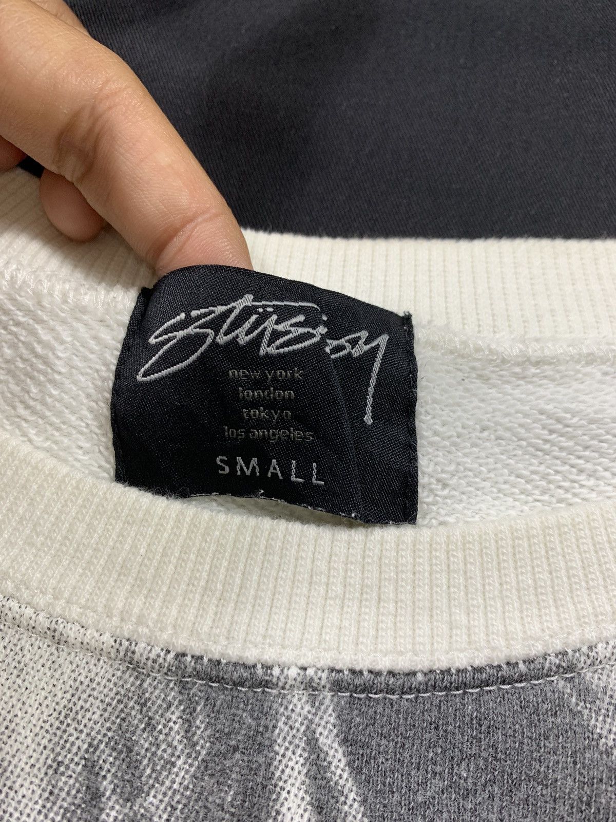 Stussy Vintage Stussy Black Laura crewneck full print style Size US S / EU 44-46 / 1 - 3 Thumbnail