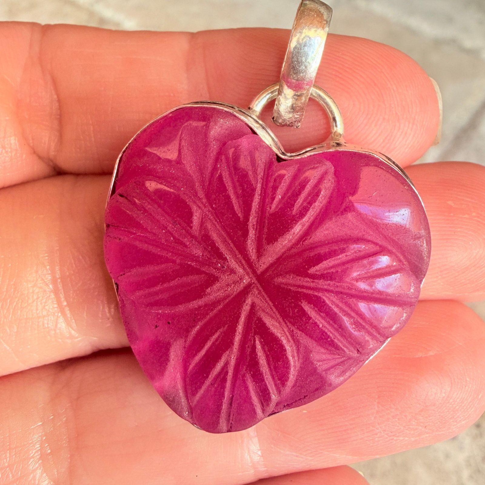 The Unbranded Brand Carved Ruby Heart Clover Pendant 925 Silver Overlay Size ONE SIZE - 7 Thumbnail
