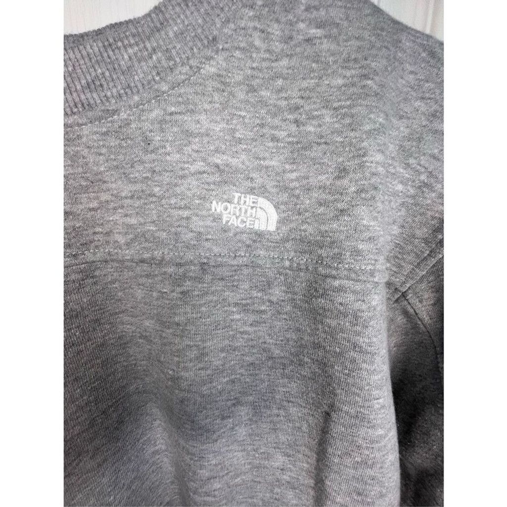 The North Face The North Face Cropped Grey Long Sleeve Crewneck Sweatshirt Size XL / US 12-14 / IT 48-50 - 2 Thumbnail
