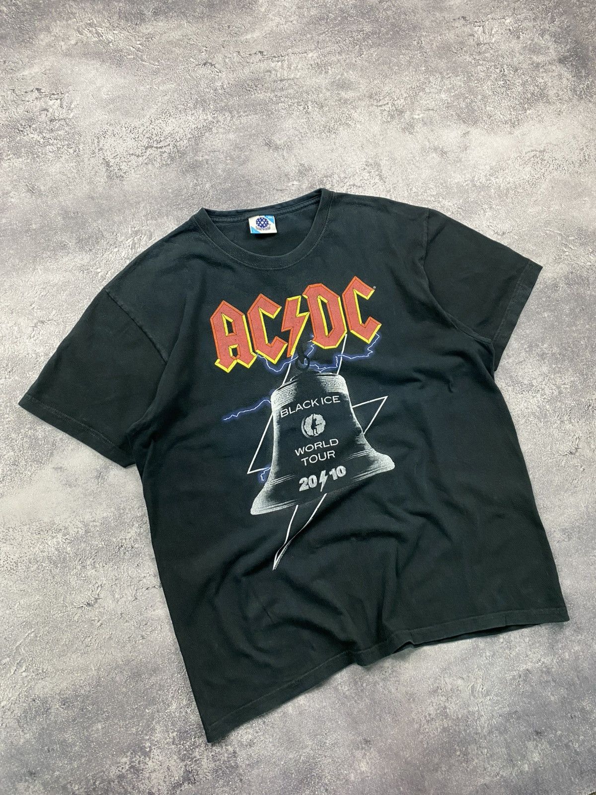 AC/DC Vintage AC/DC Black Ice 2010 Tour Band T-Shirt Rare Y2K Tee Size US L / EU 52-54 / 3 - 1 Thumbnail