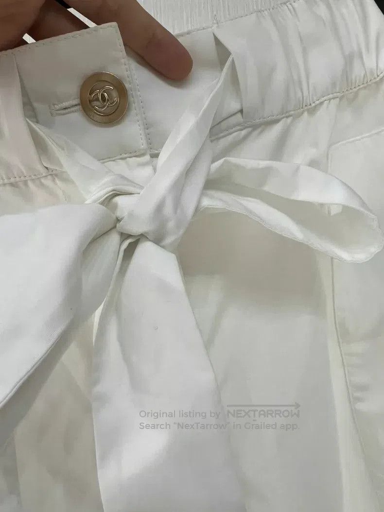 Chanel Chanel White bow tie mesh shorts Size 24" / US 00 / IT 34 - 2 Thumbnail