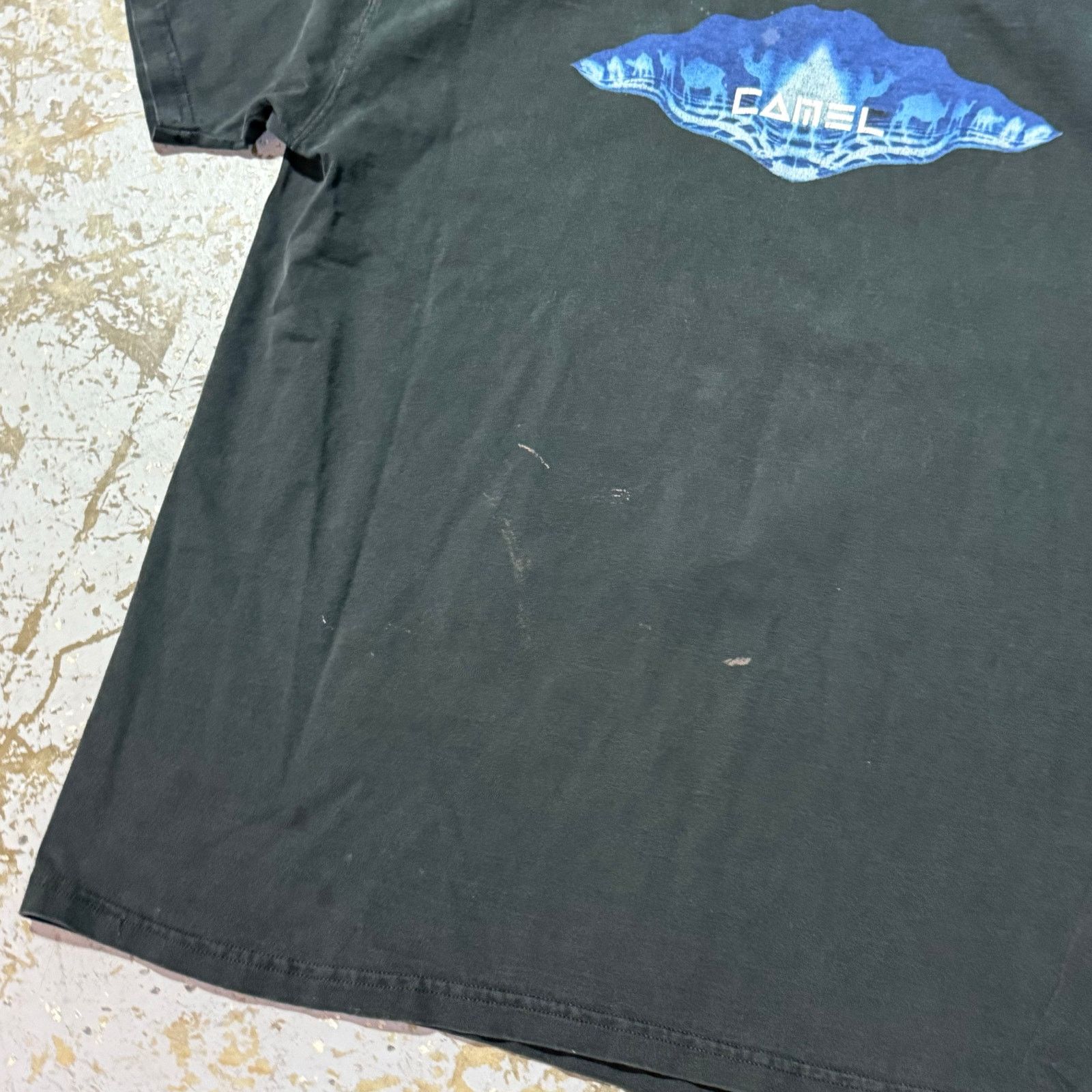 Vintage Vintage Camel 2000 Tour Band Tee XL Size US XL / EU 56 / 4 - 8 Thumbnail