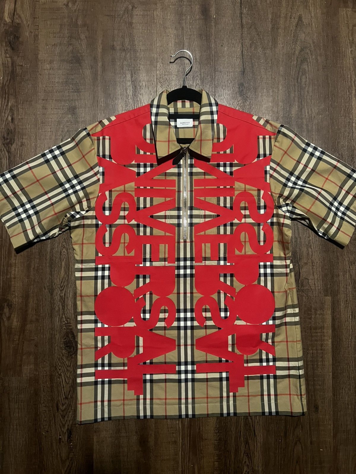 Burberry Burberry x Universal Passport Paris Fashion Week Size US L / EU 52-54 / 3 - 2 Thumbnail