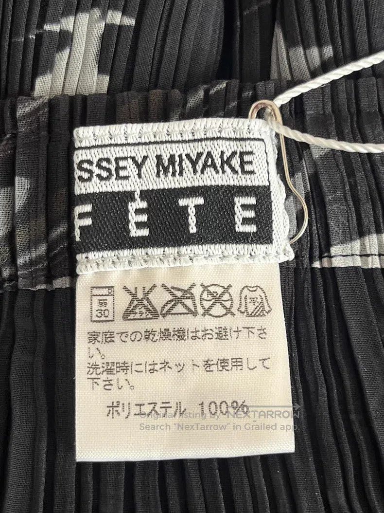 Issey Miyake Issey Miyake size:3 Black Midi Skirt Size 22" - 3 Thumbnail