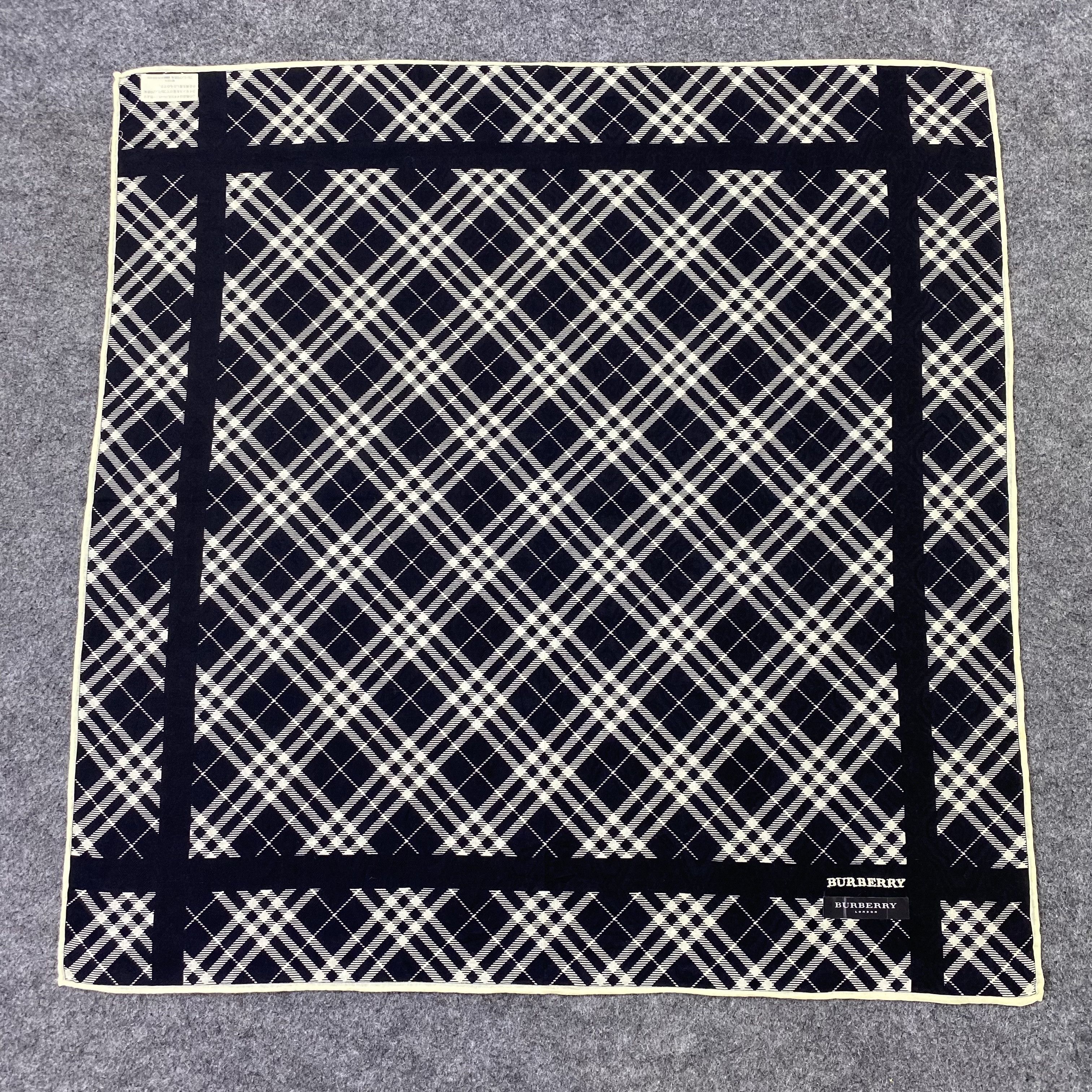Burberry Burberry Handkerchief Neckerchief Bandana-B1722 Size ONE SIZE - 3 Thumbnail
